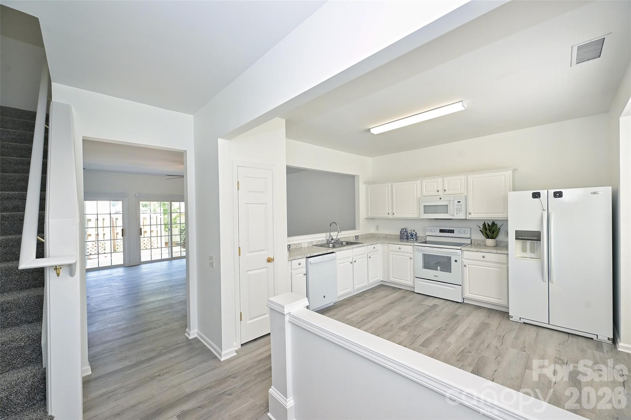 3160 Mannington Drive Property Photo 4