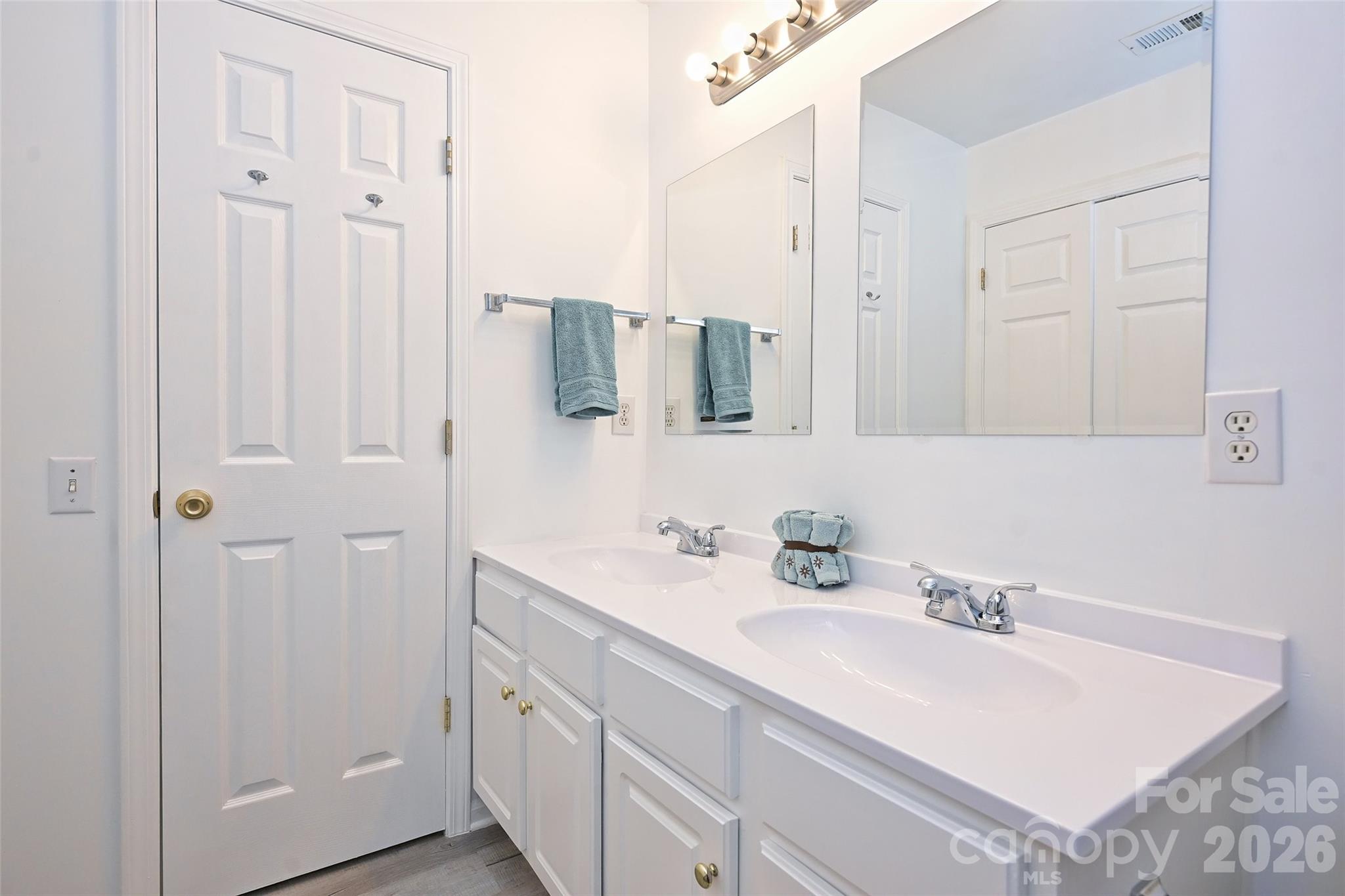 3160 Mannington Drive Property Photo 14