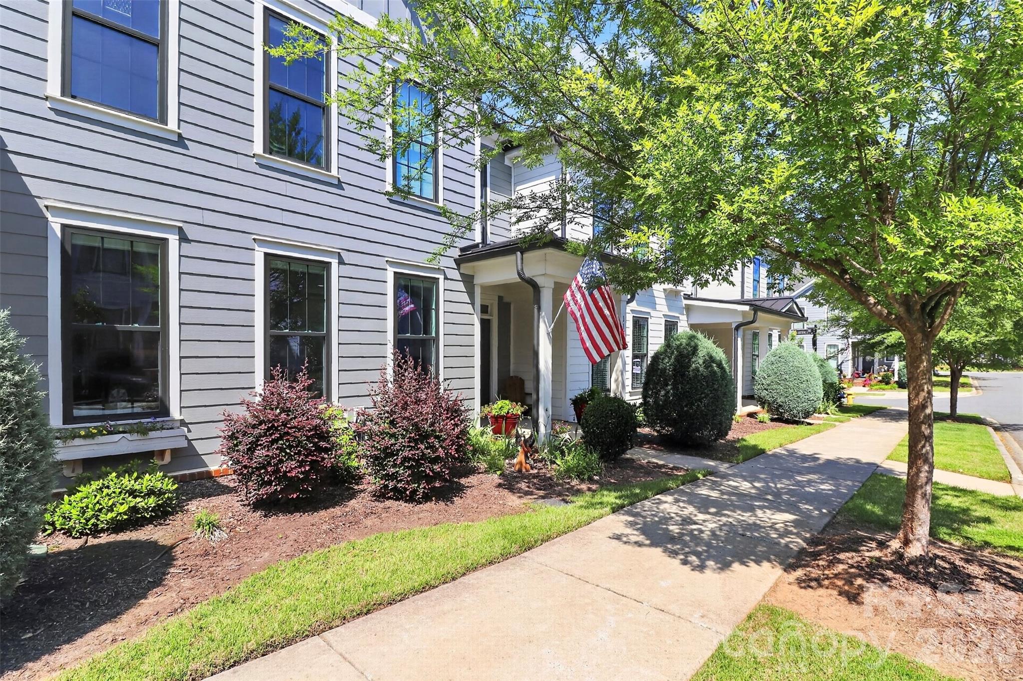 115 Mint Avenue D Property Photo 4