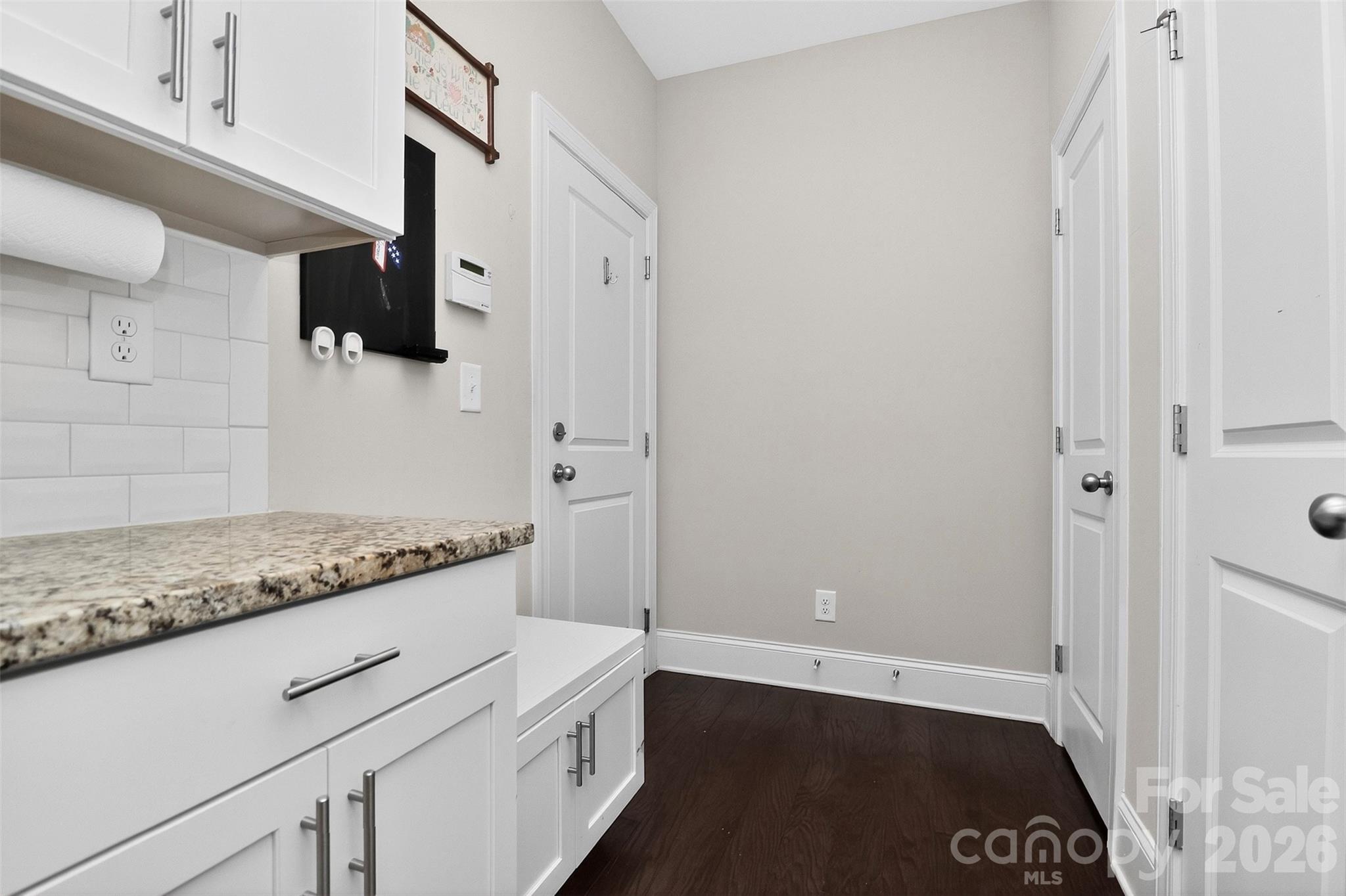115 Mint Avenue D Property Photo 20