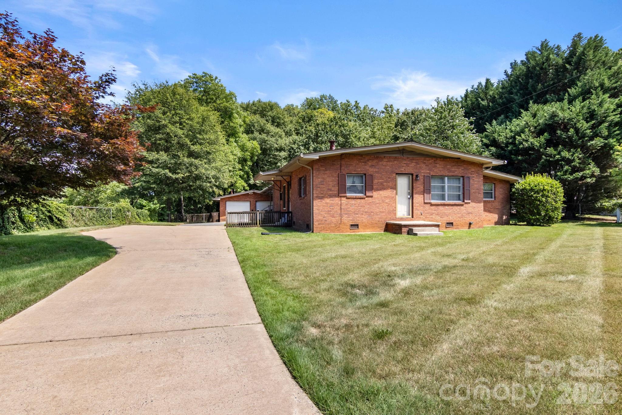 201 Peach Street Property Photo 2