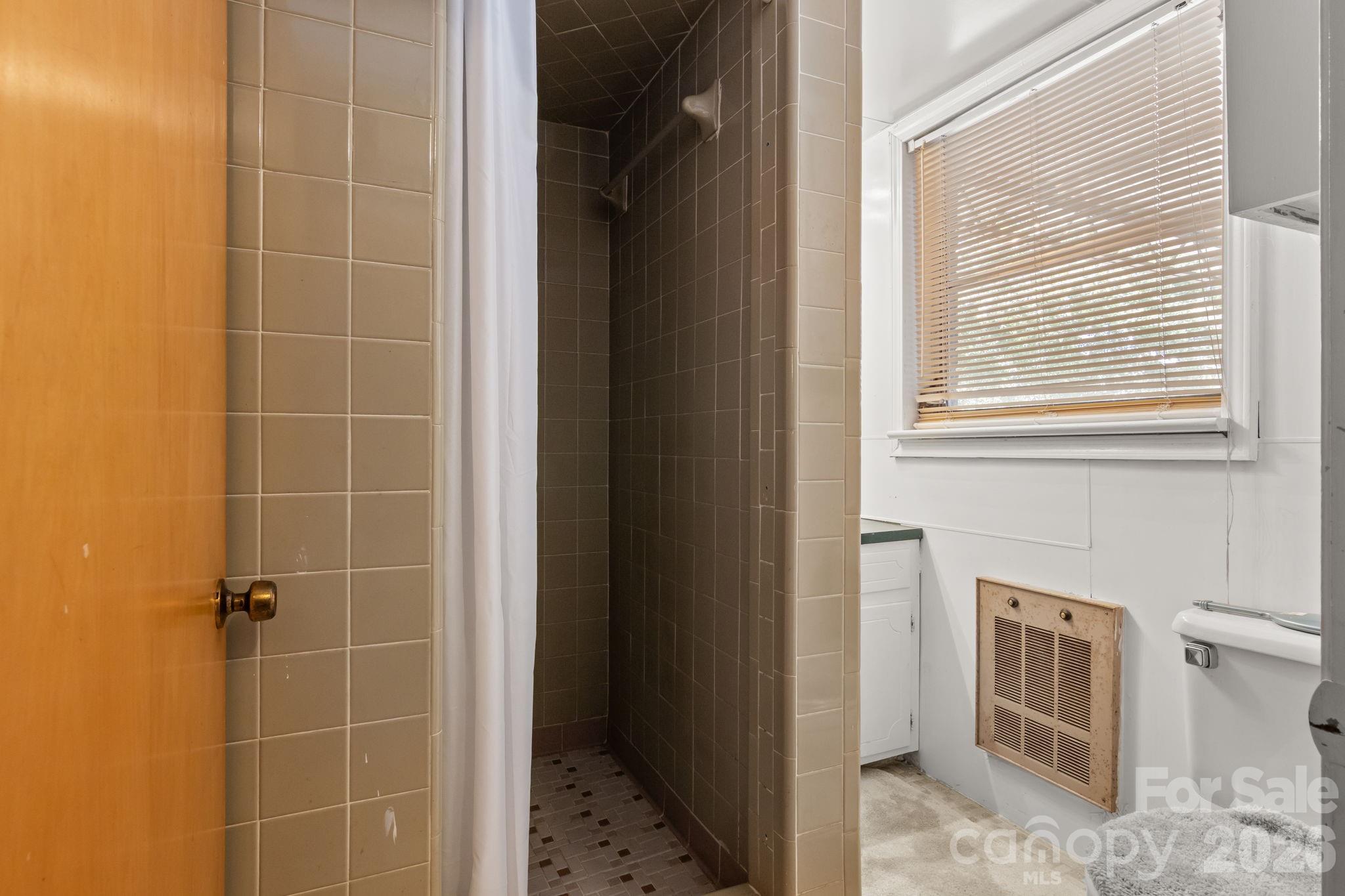 201 Peach Street Property Photo 10