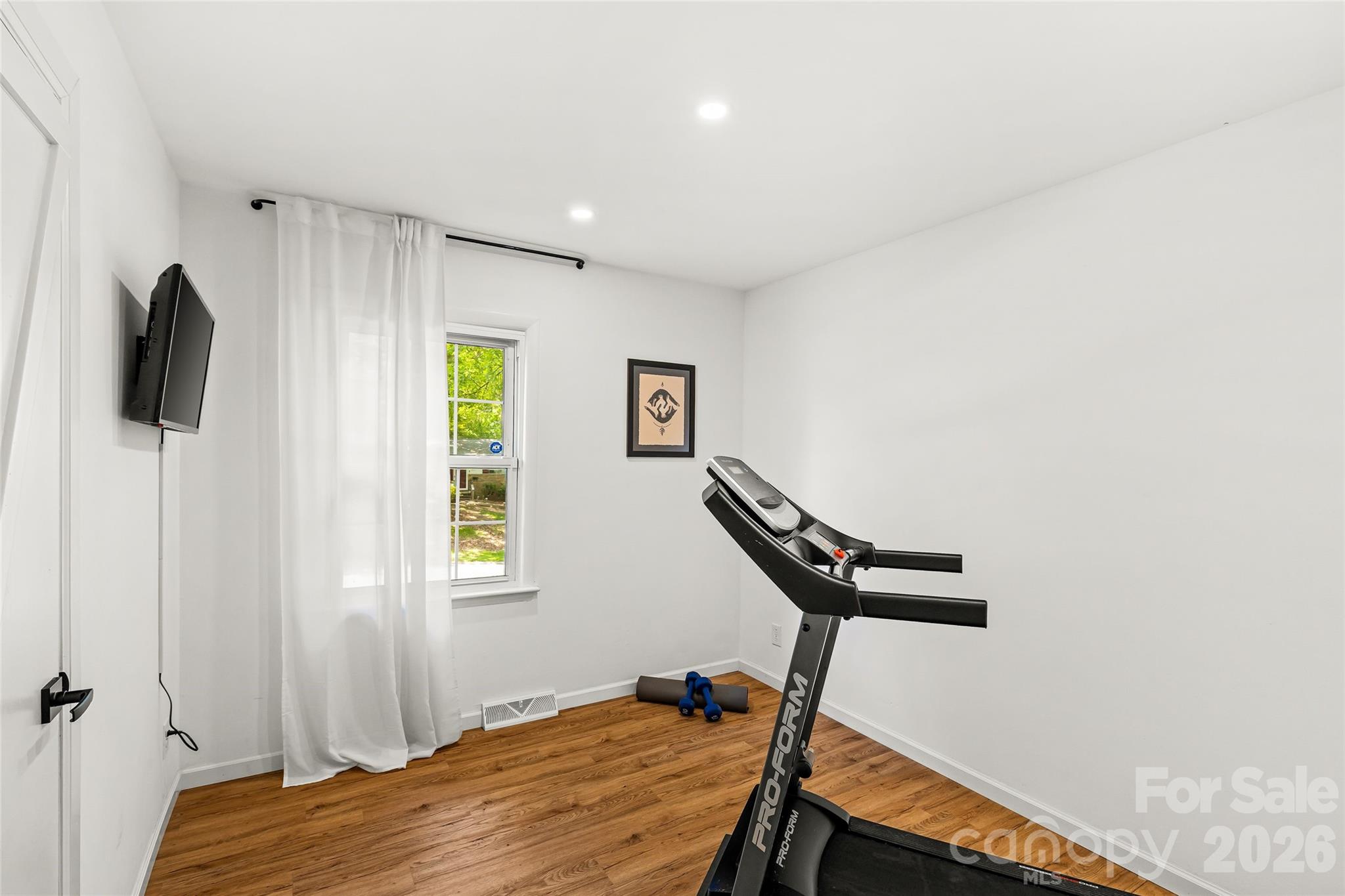 3900 Dunwoody Drive Property Photo 13