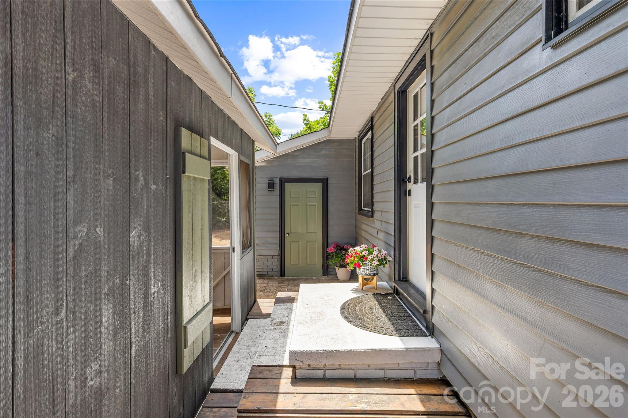 3900 Dunwoody Drive Property Photo 14