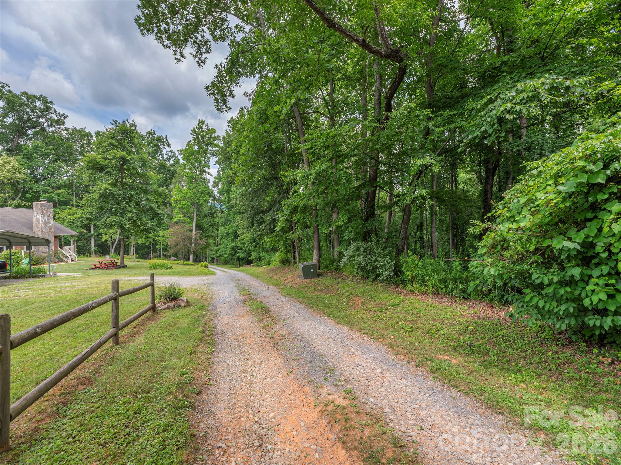 241 Clyde View Heights Property Photo 3