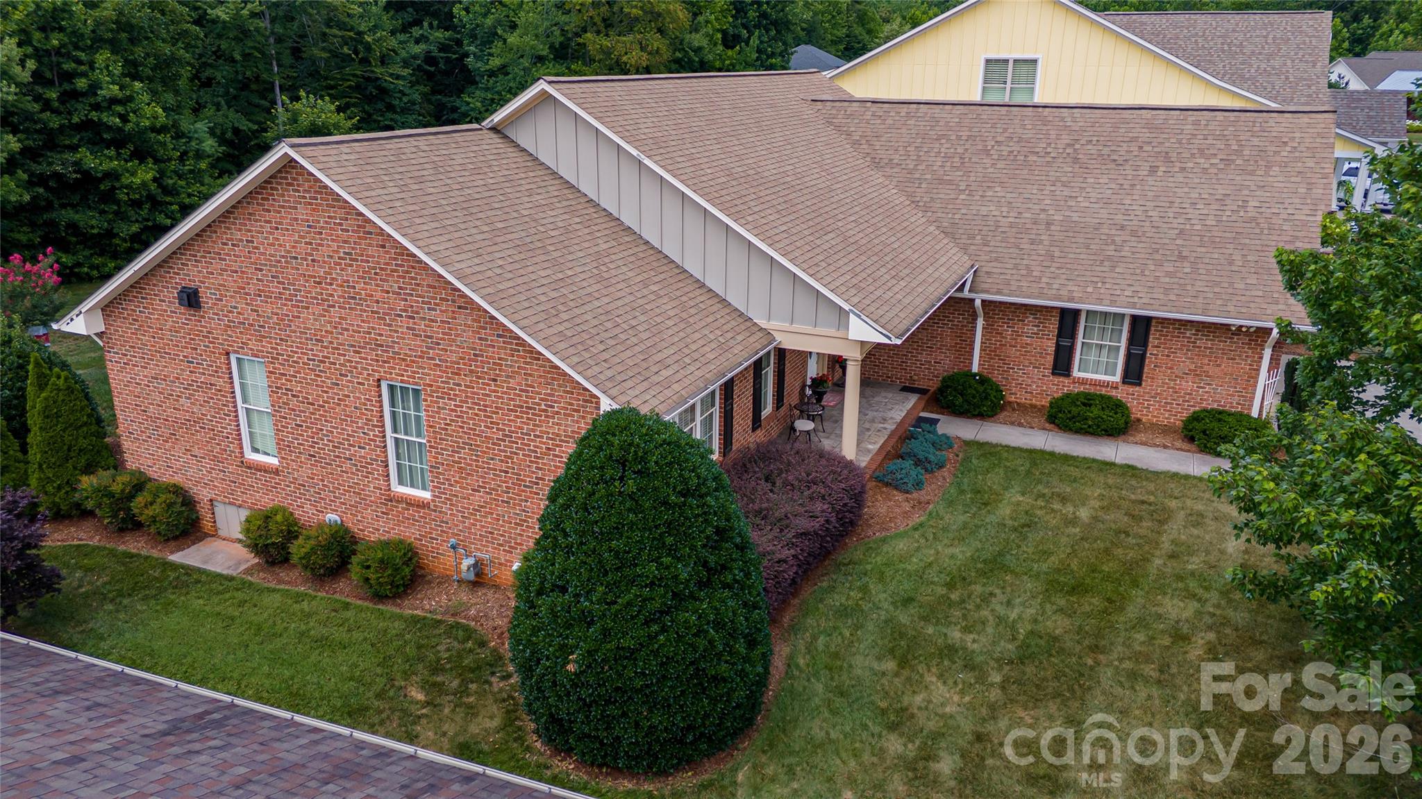 117 Beechmont Drive Property Photo 2