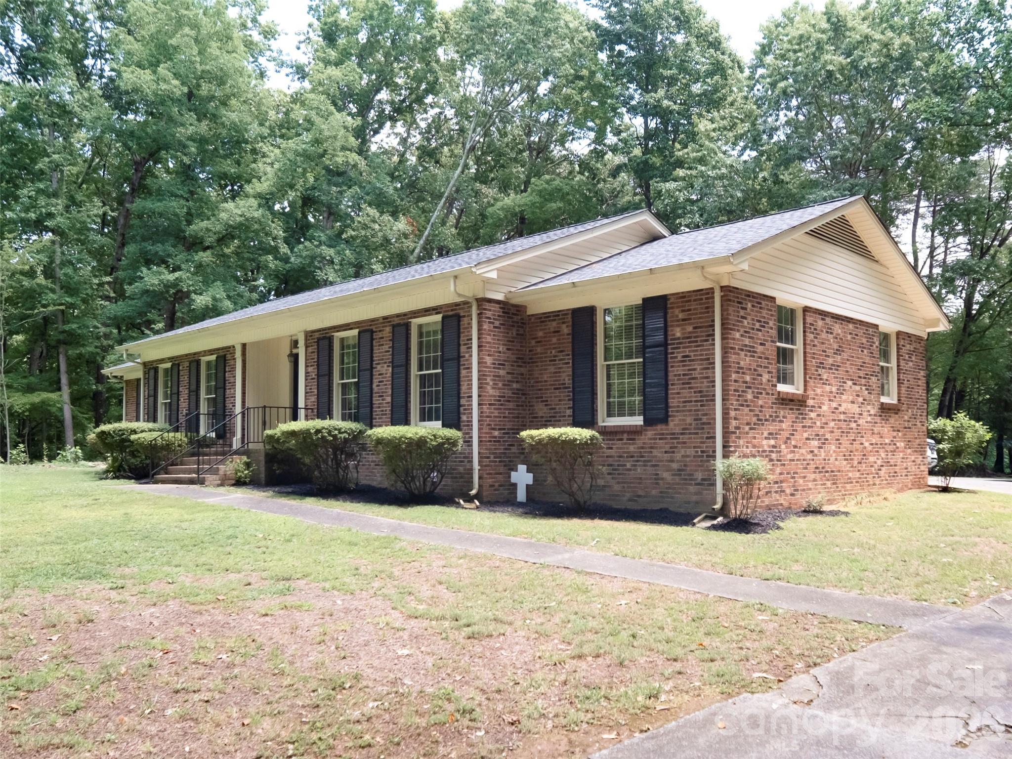 607 Bethany Road Property Photo 4