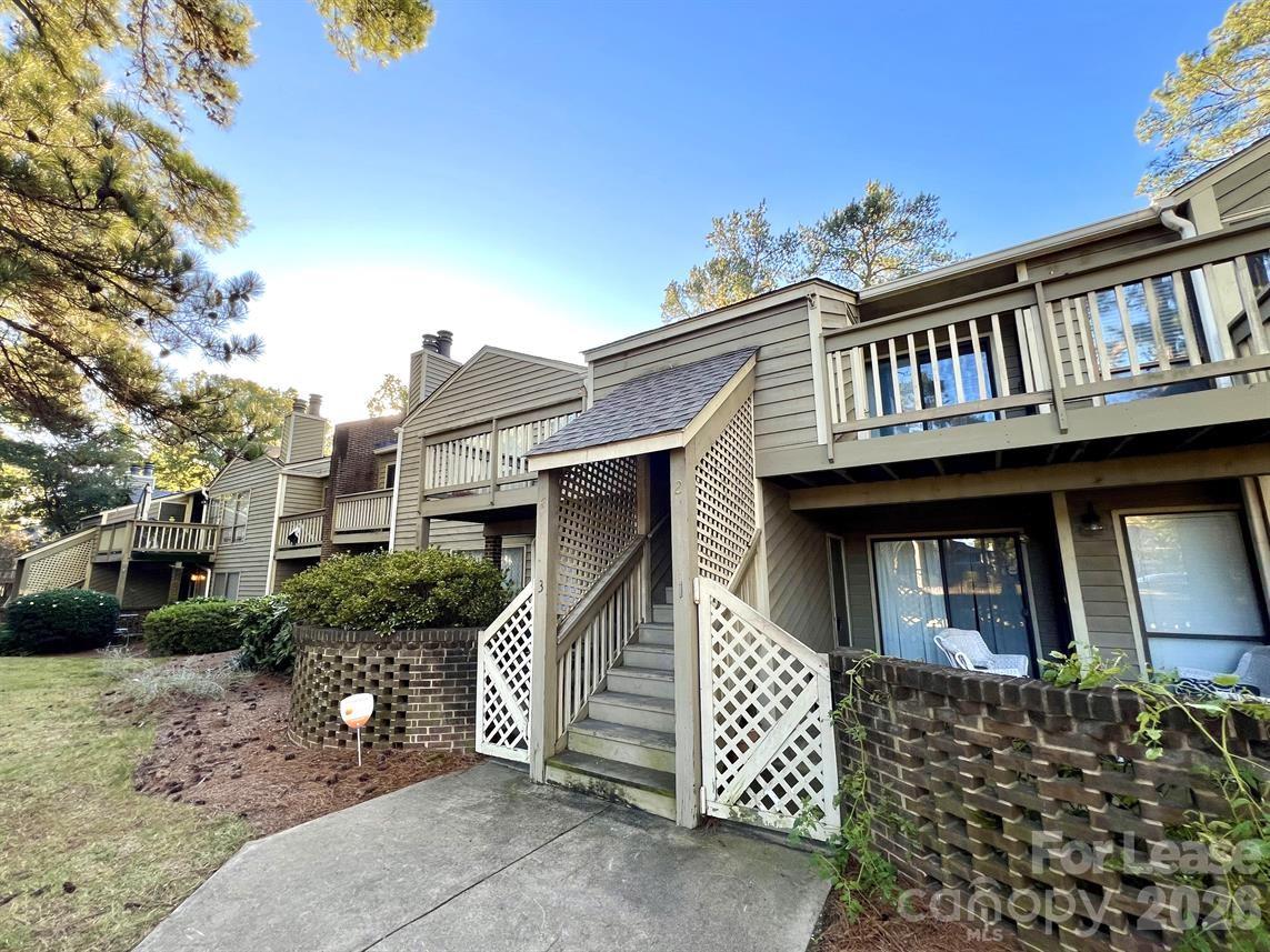 1600 Sharon Road 4 Property Photo 1