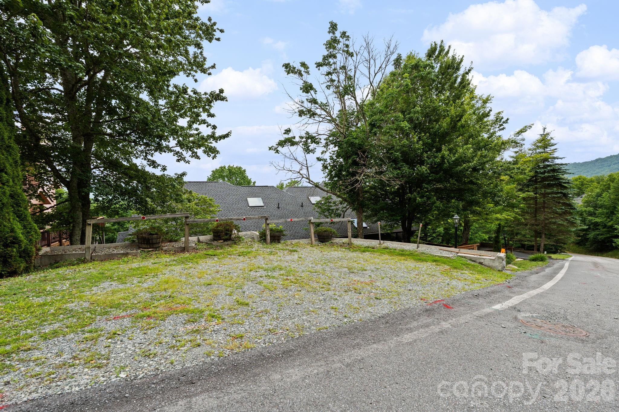 218 Slope View Drive 22 Property Photo 35