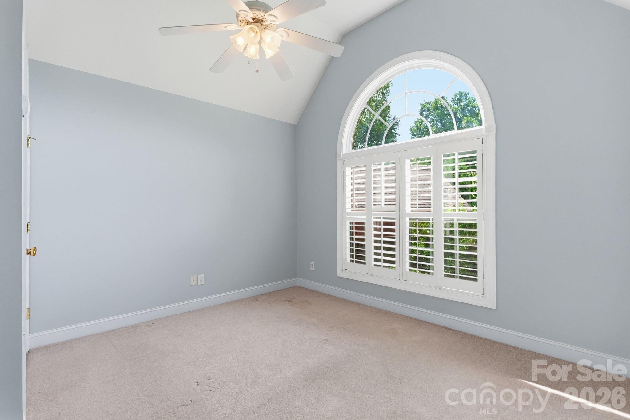 1366 Crown Ridge Drive Property Photo 8
