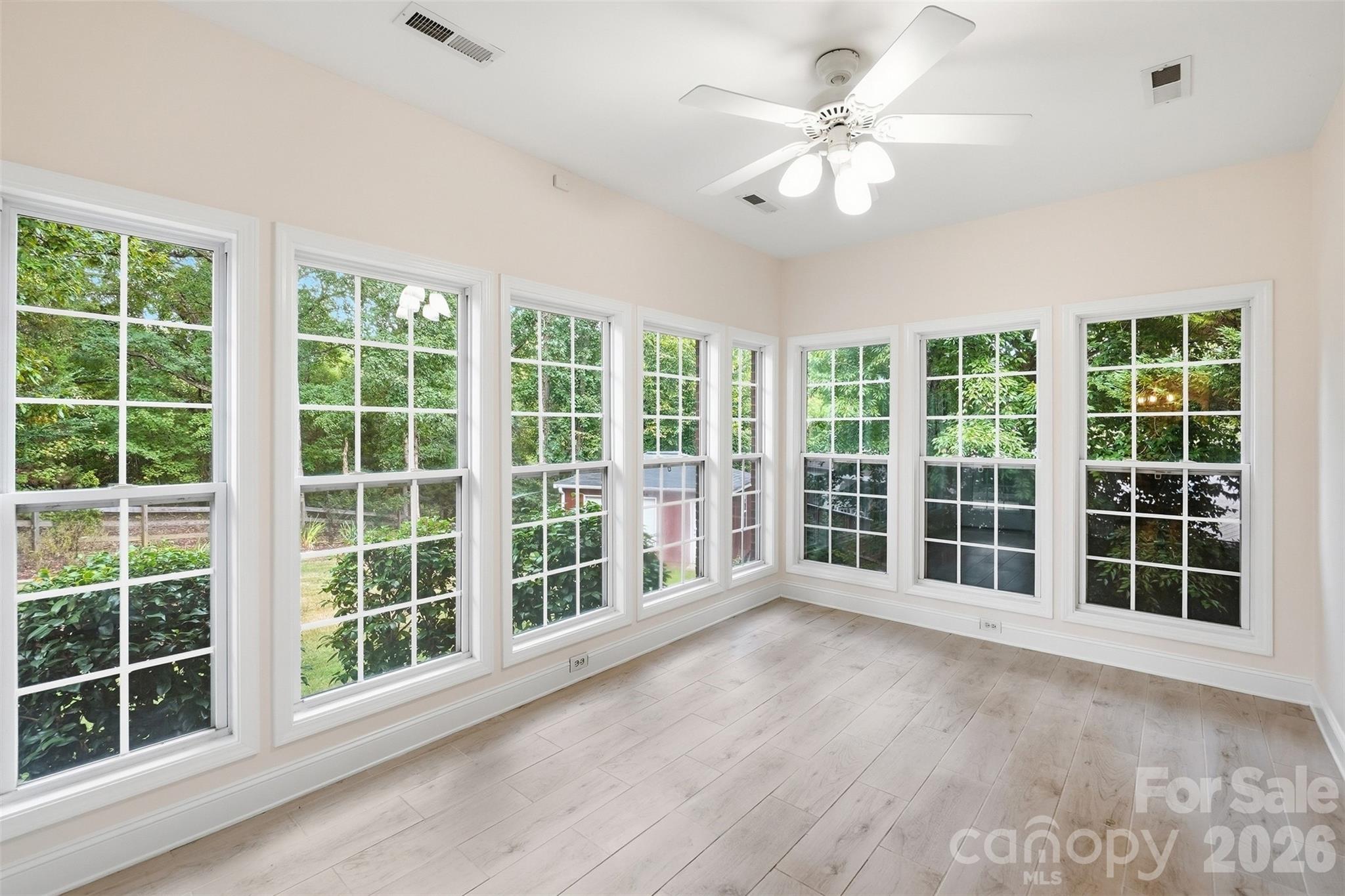1366 Crown Ridge Drive Property Photo 10