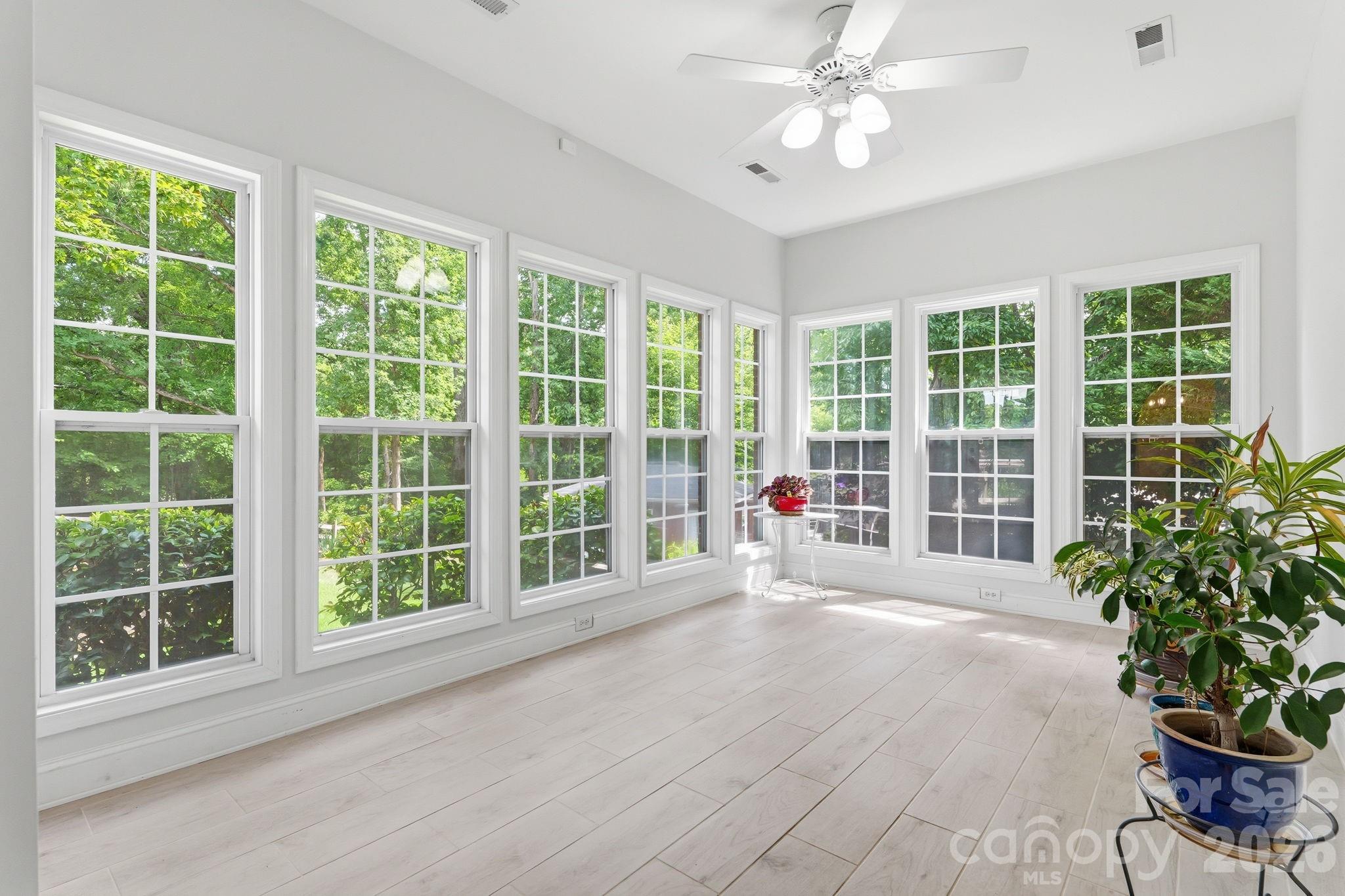 1366 Crown Ridge Drive Property Photo 14