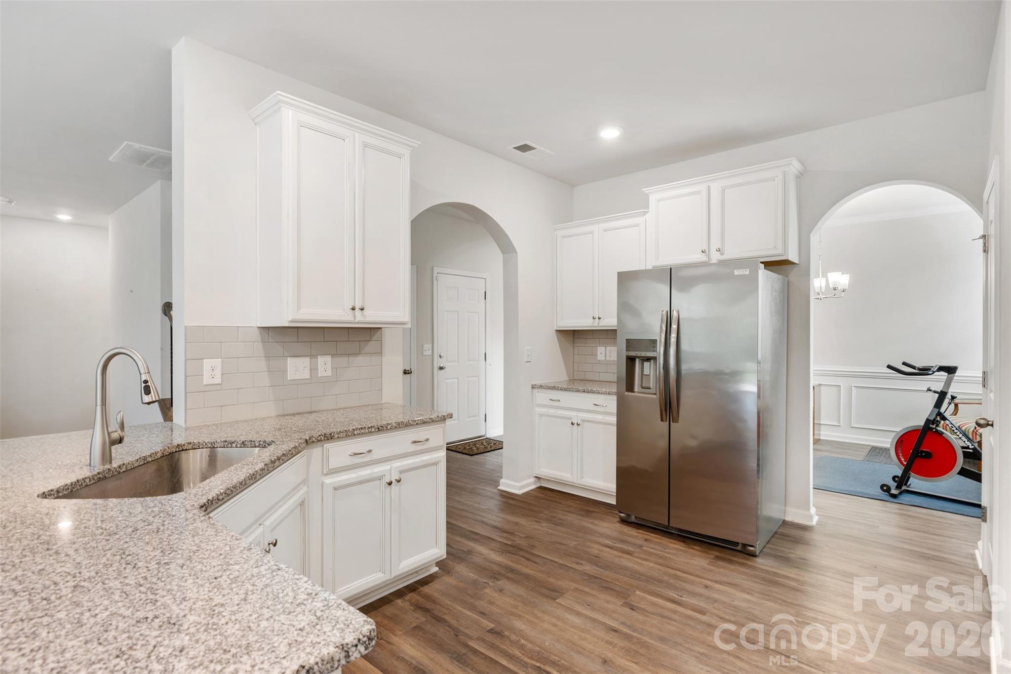 3307 Sand Post Oak Court Property Photo 3
