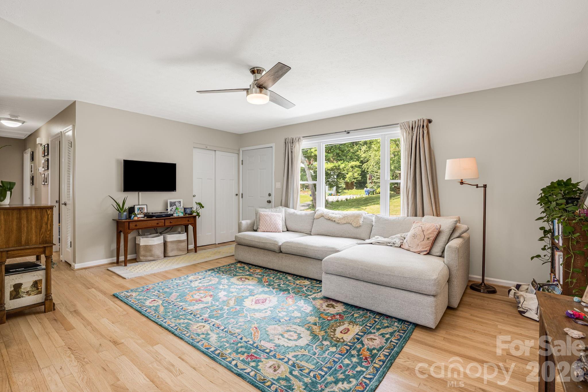 5 Hillview Road Property Photo 9