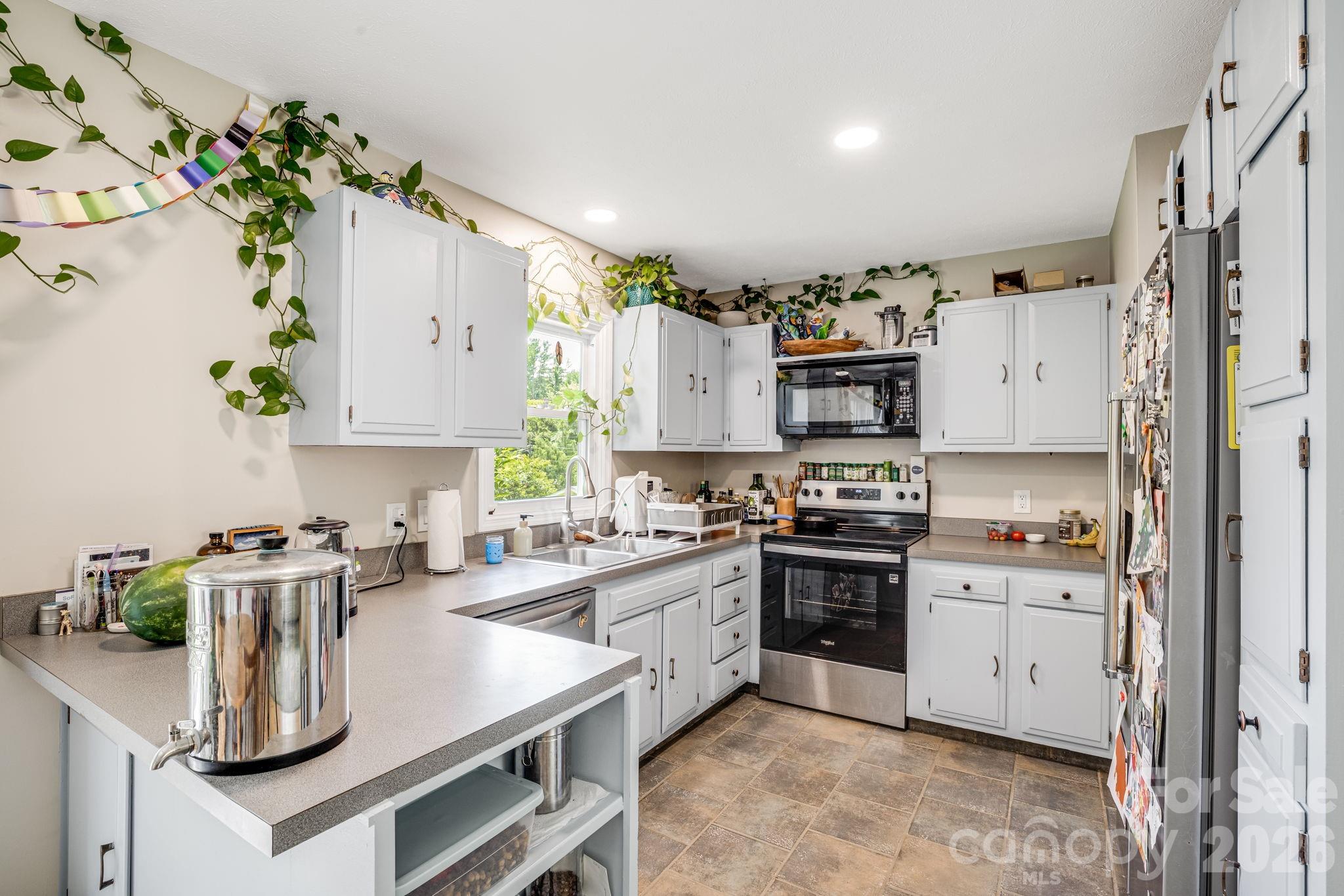 5 Hillview Road Property Photo 14