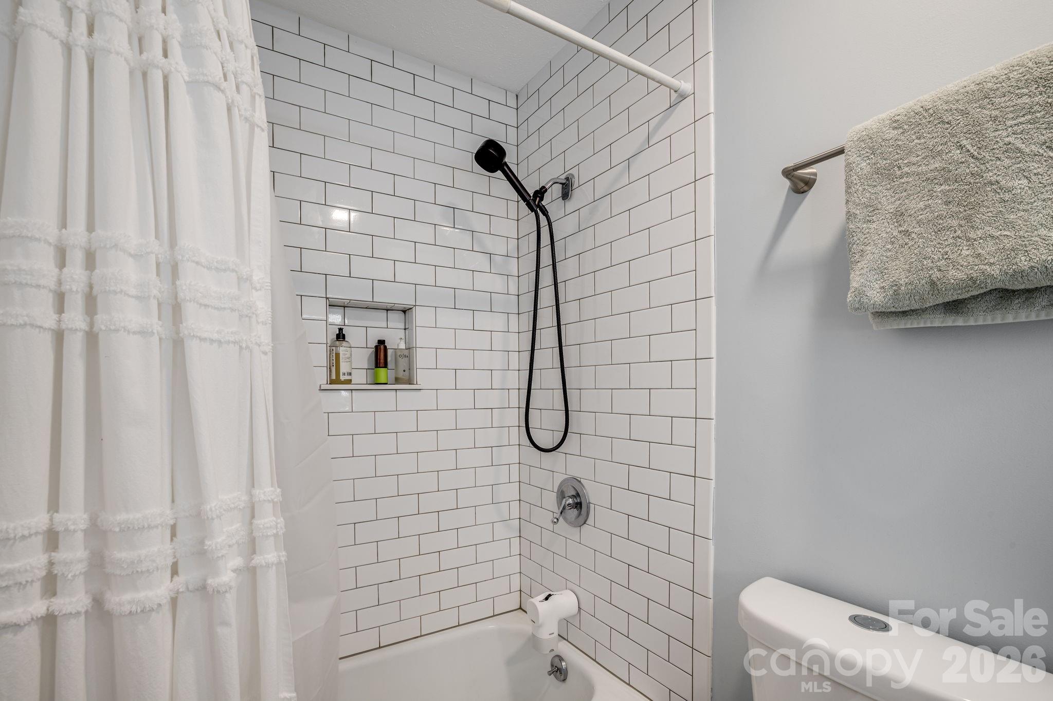 5 Hillview Road Property Photo 24