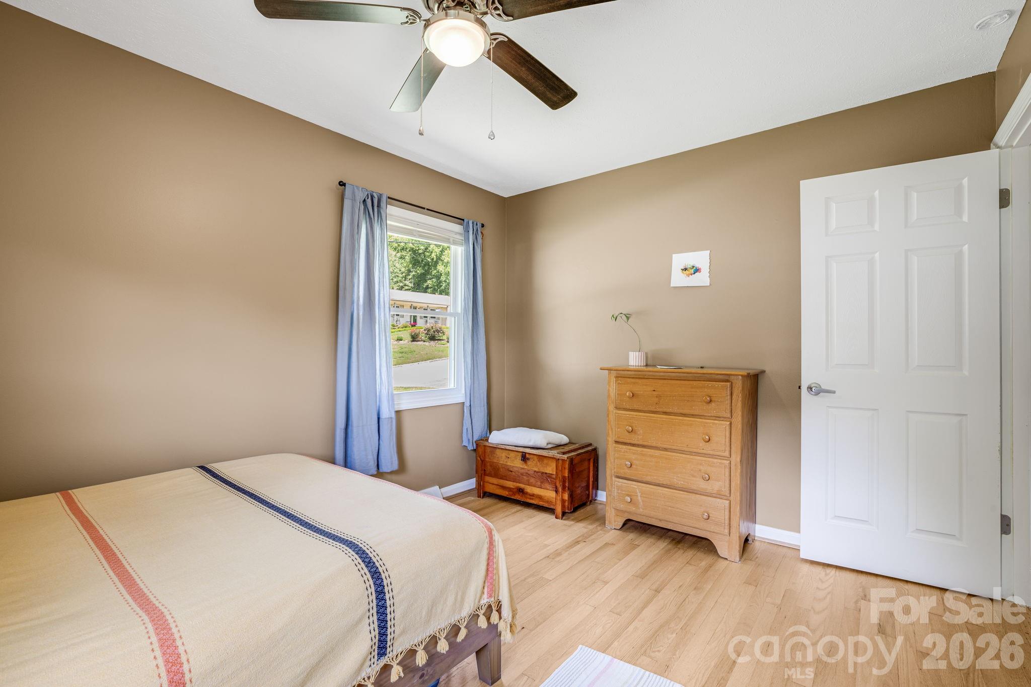 5 Hillview Road Property Photo 27