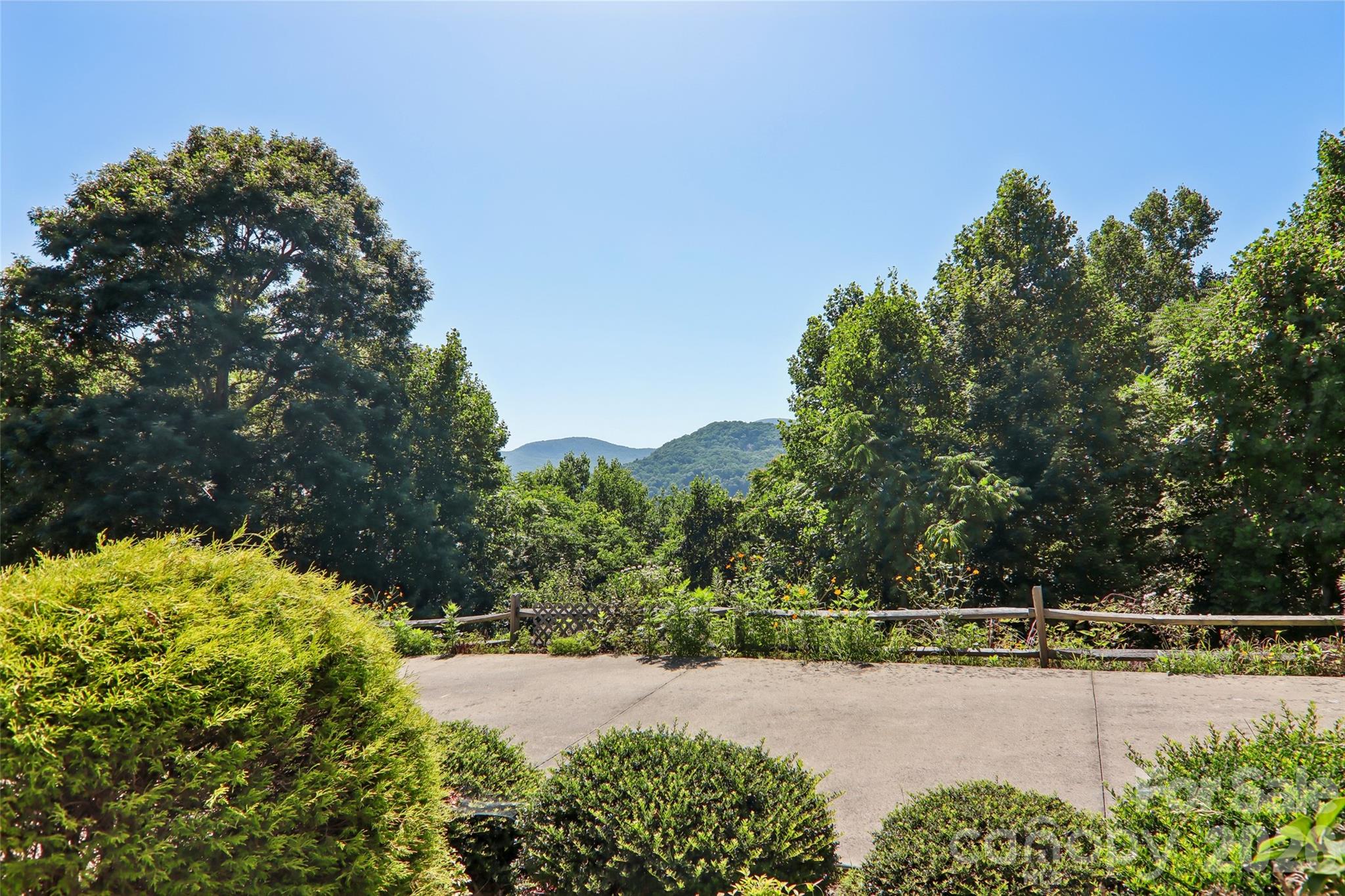 959 Silverglen Way Property Photo 3