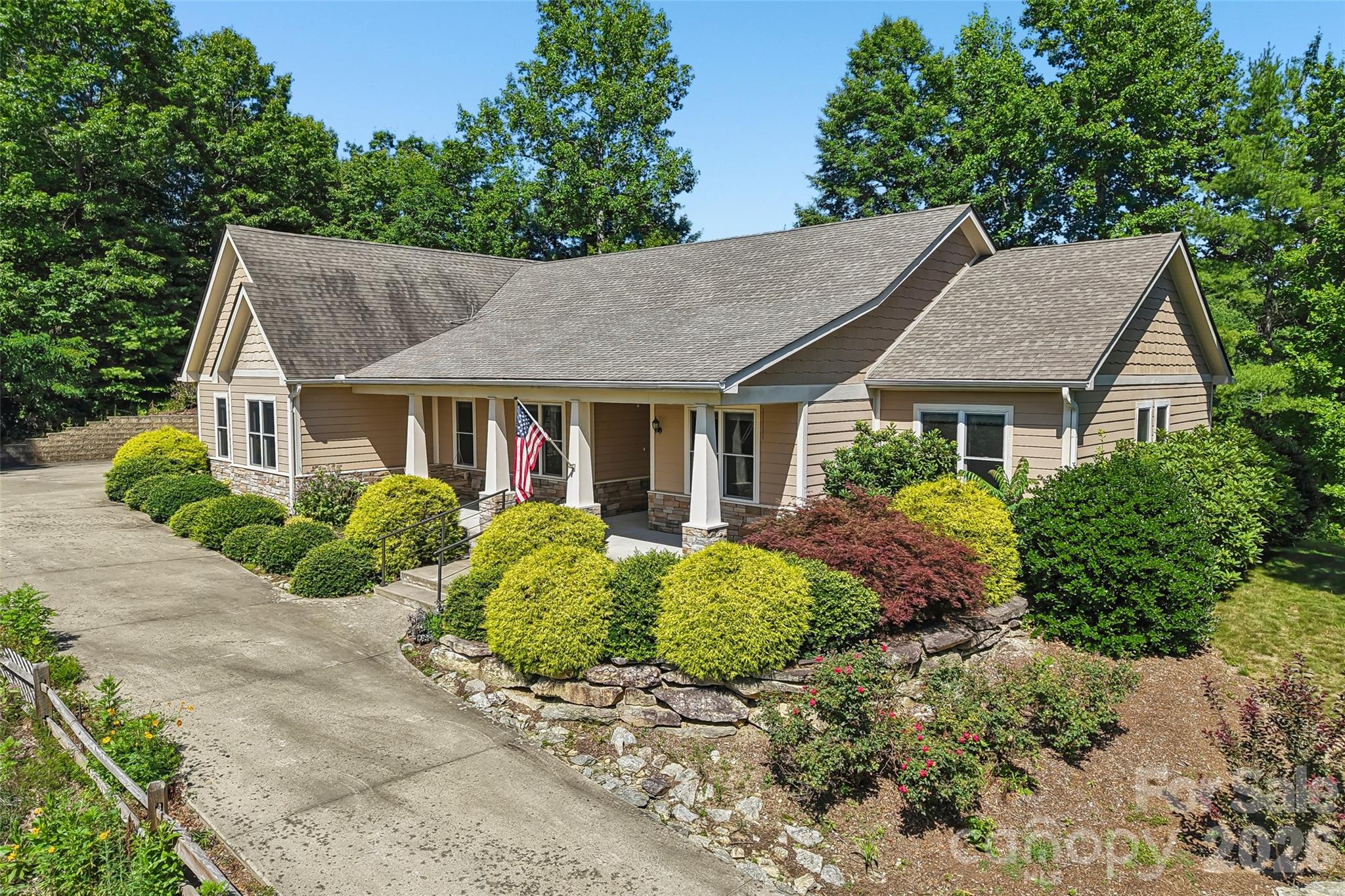 959 Silverglen Way Property Photo 4
