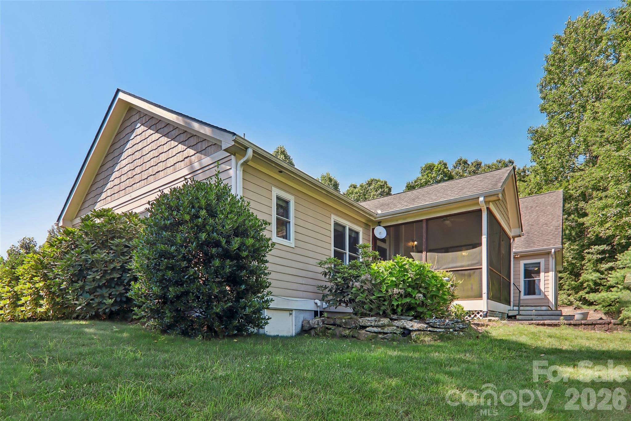 959 Silverglen Way Property Photo 6