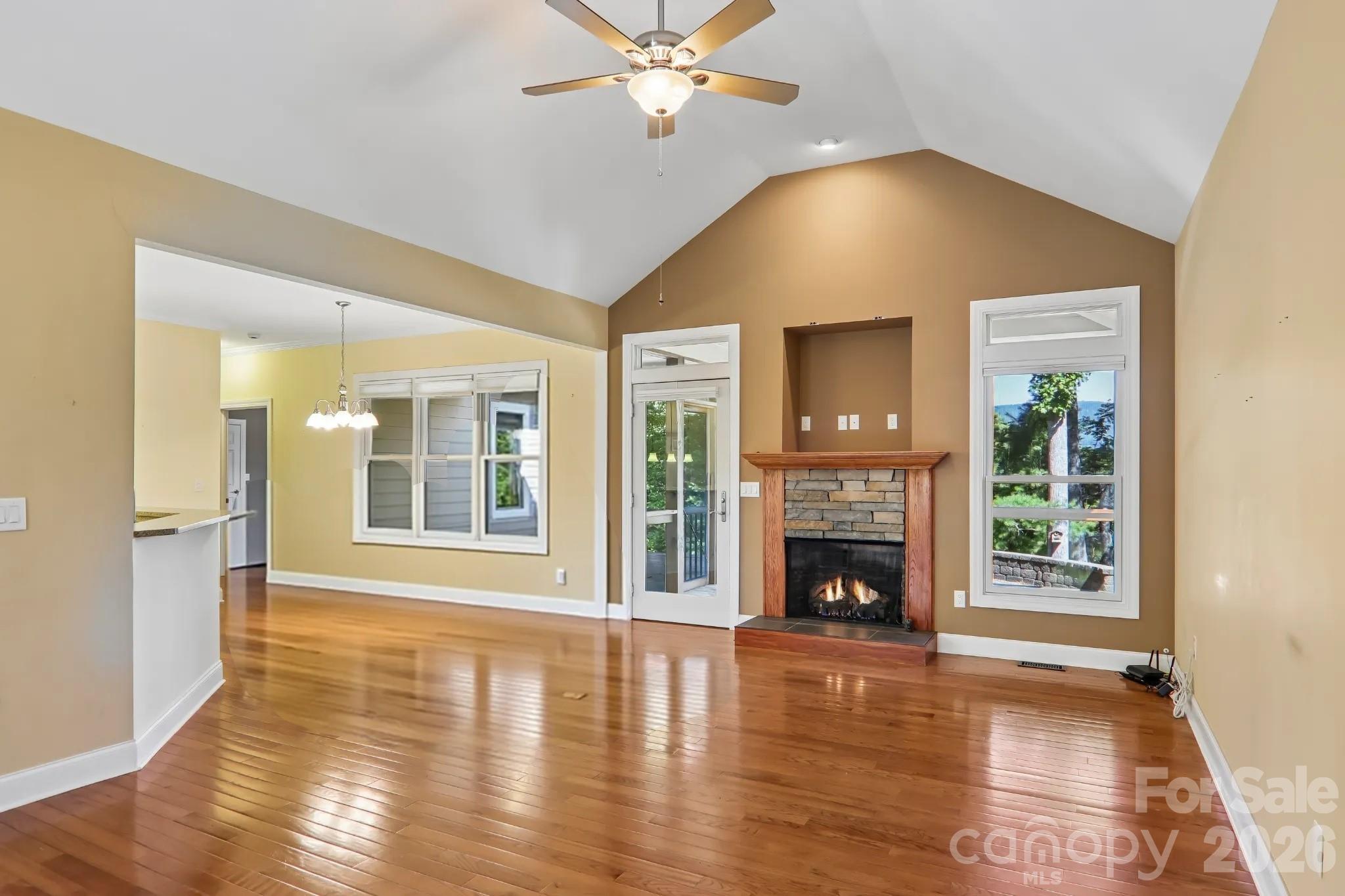 959 Silverglen Way Property Photo 7