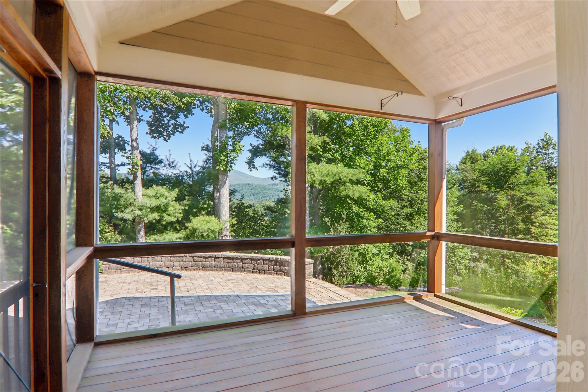 959 Silverglen Way Property Photo 28