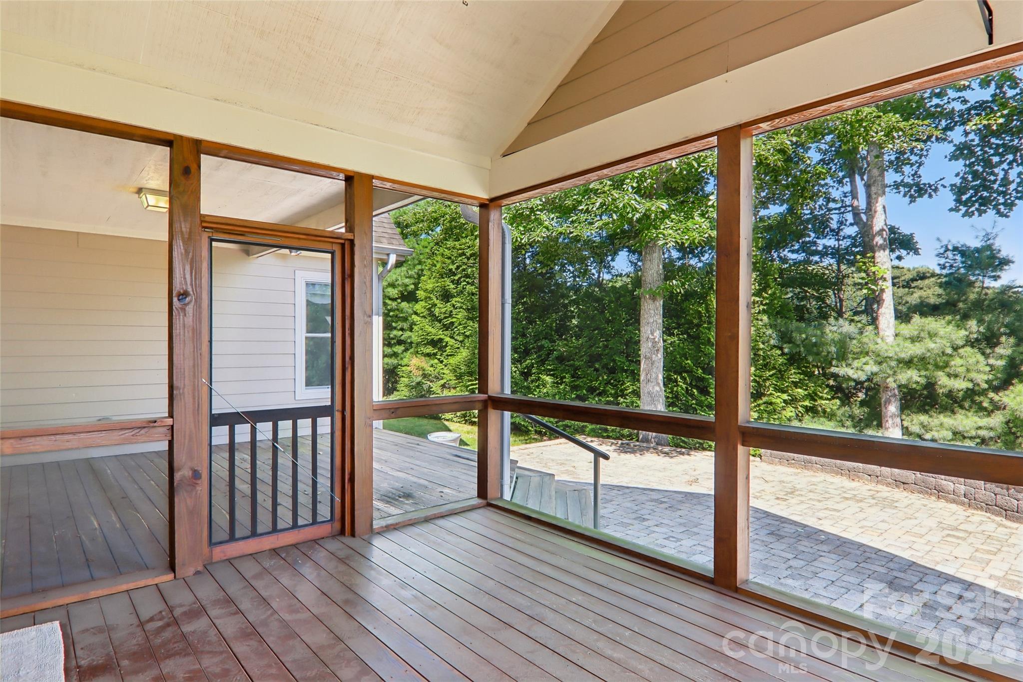 959 Silverglen Way Property Photo 30