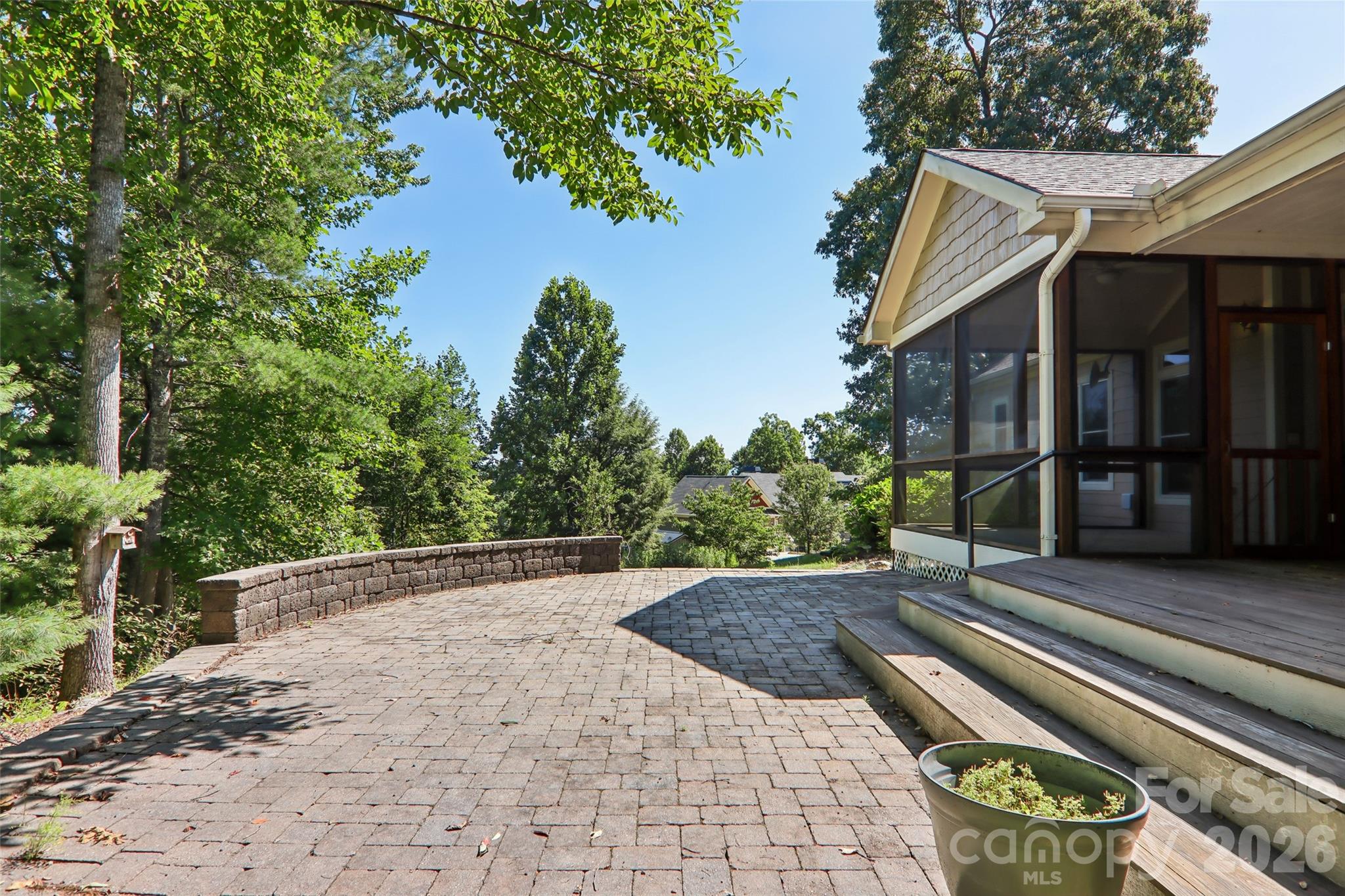 959 Silverglen Way Property Photo 32
