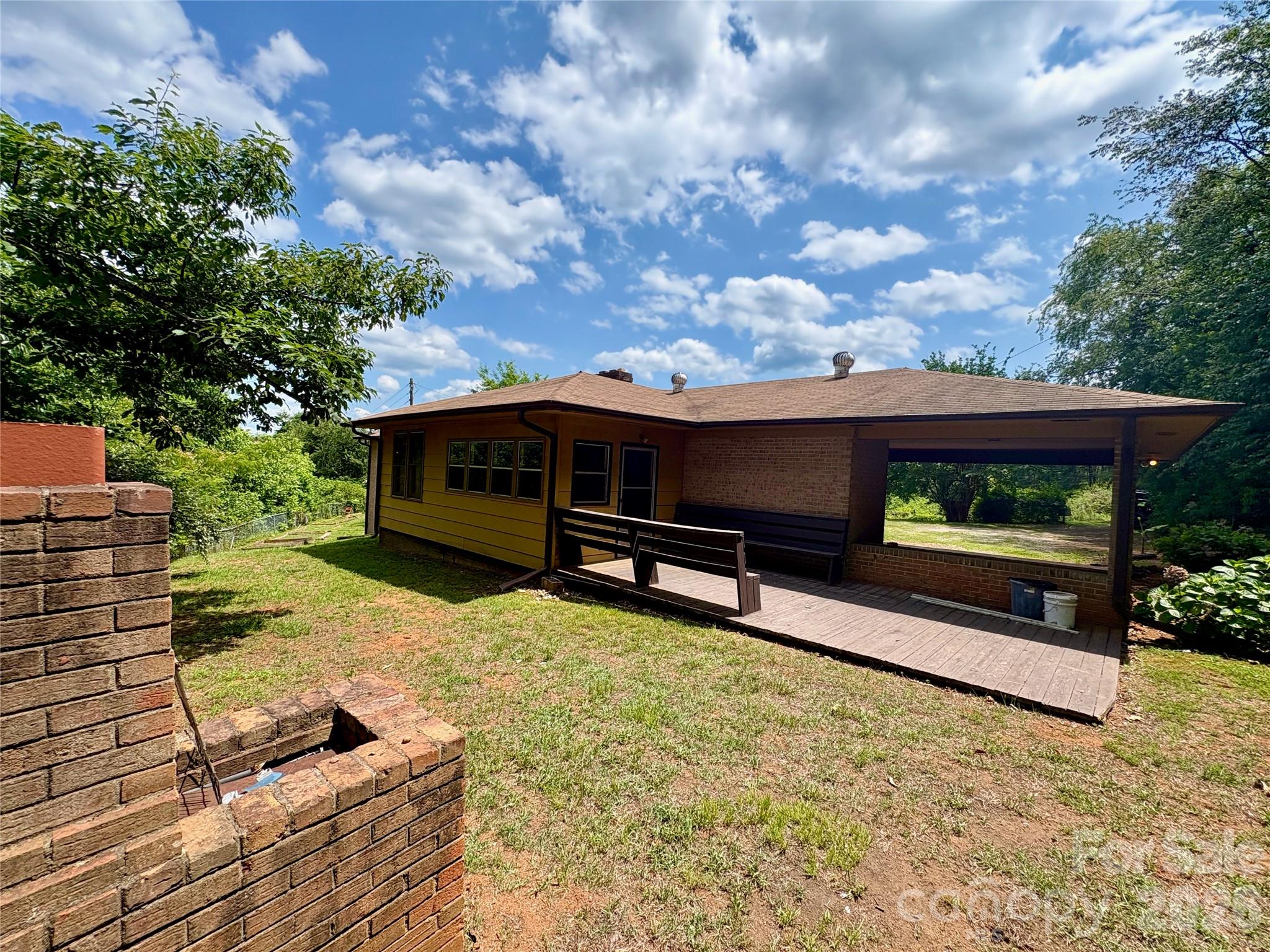1812 Freemantown Road Property Photo 2