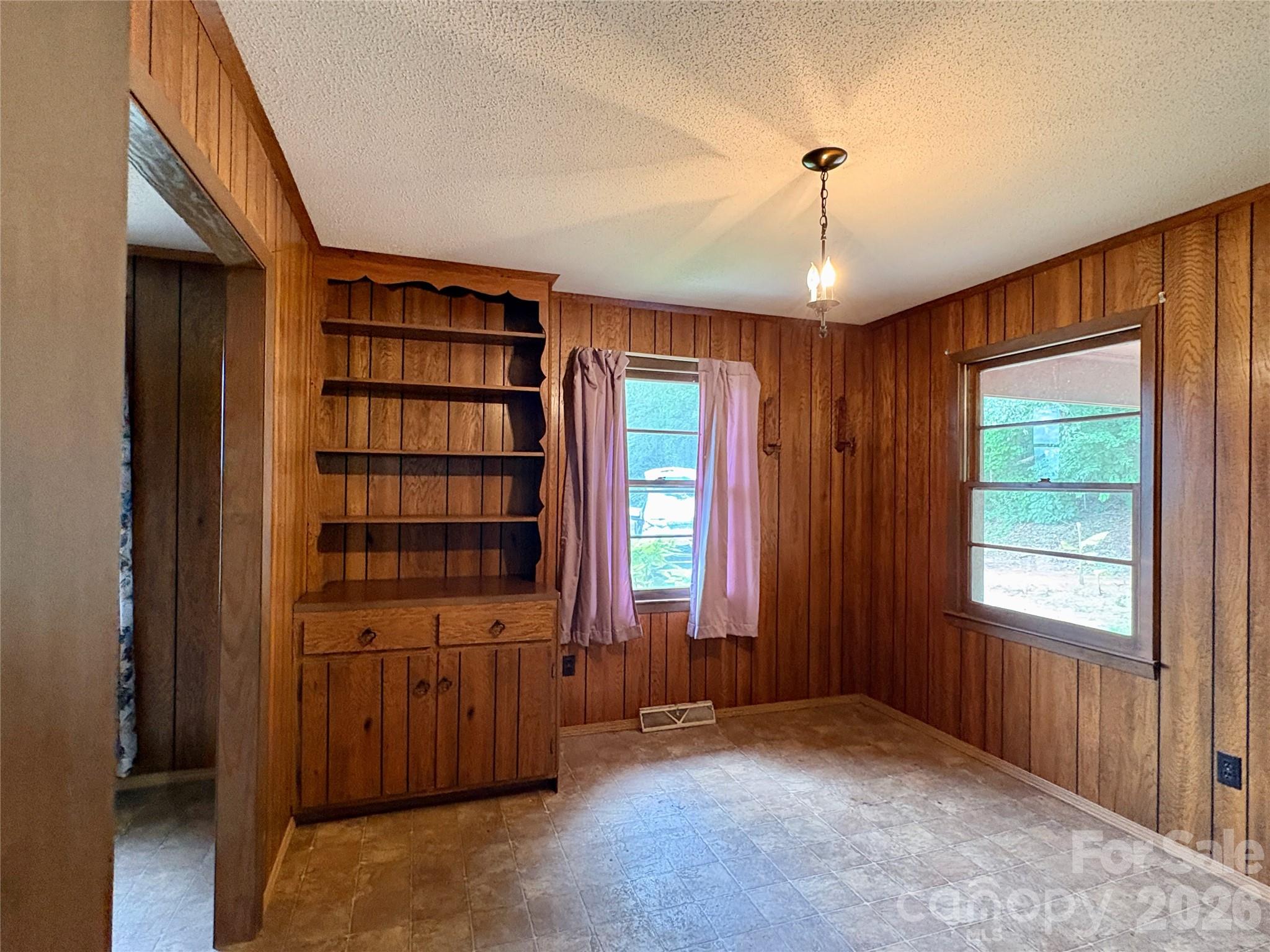 1812 Freemantown Road Property Photo 9