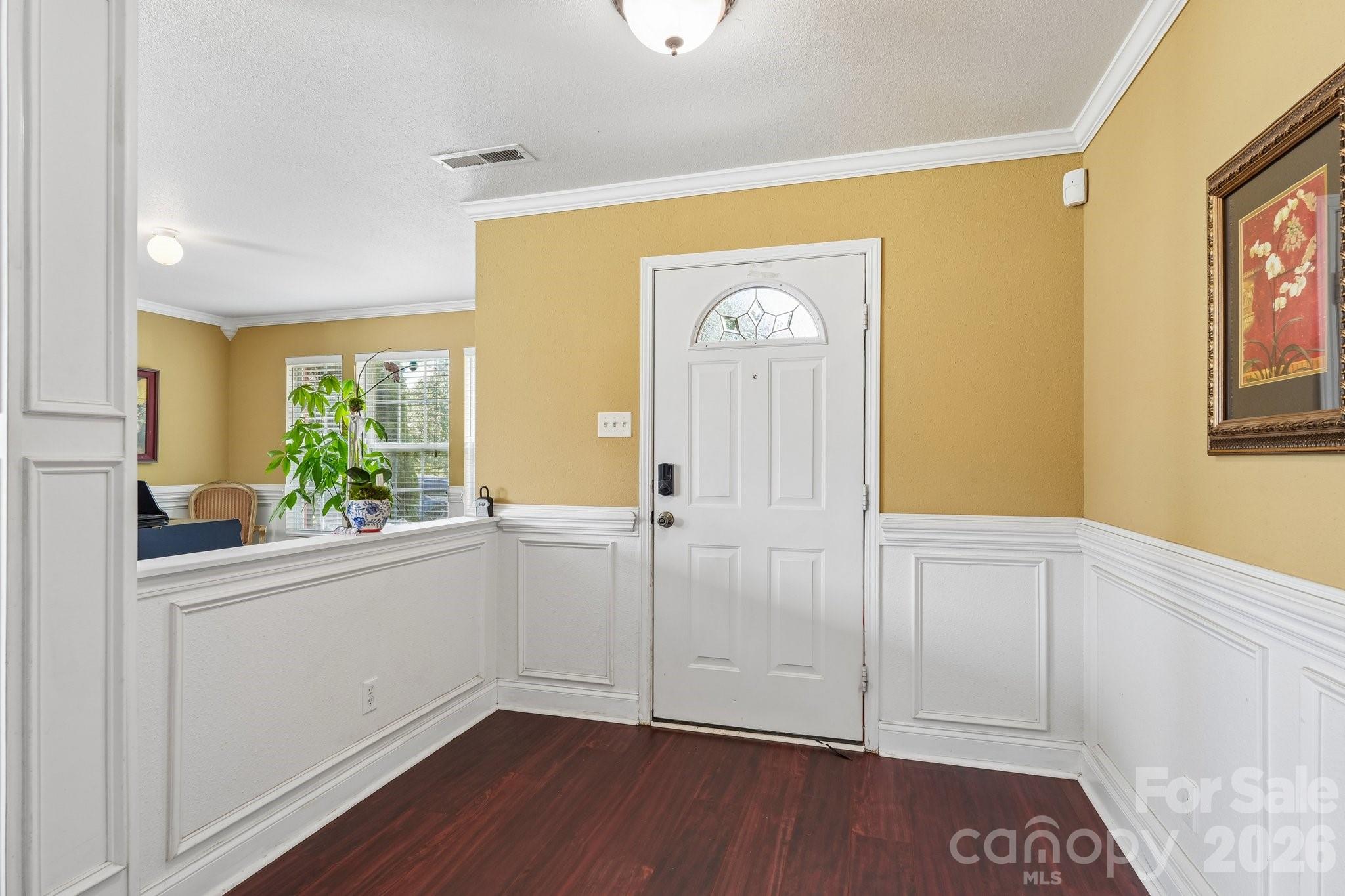 336 Farm Springs Drive Property Photo 4