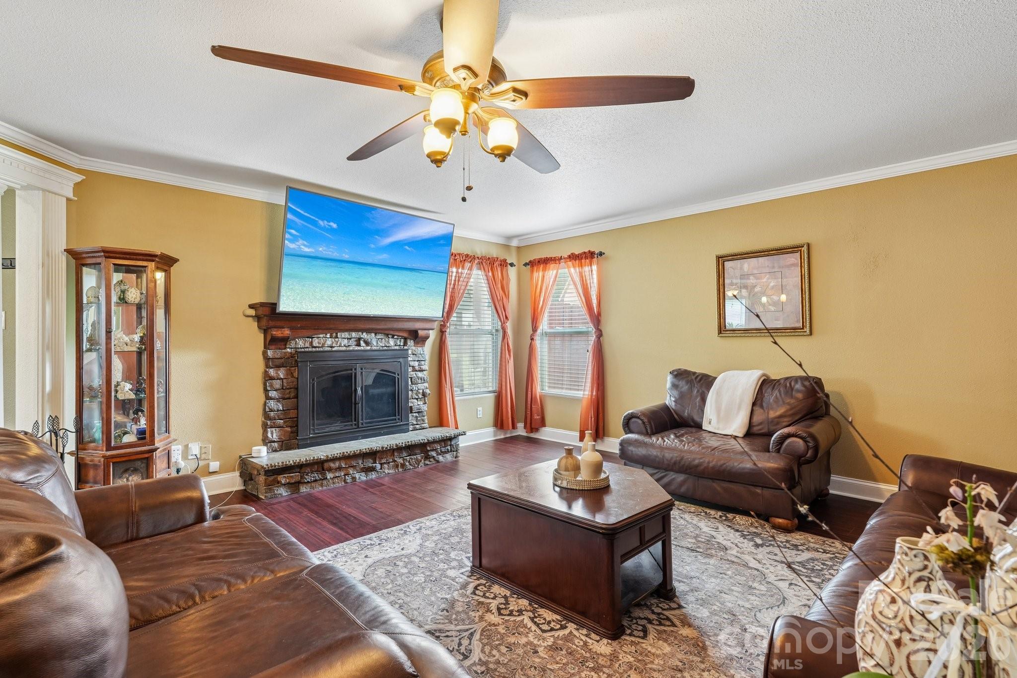 336 Farm Springs Drive Property Photo 10