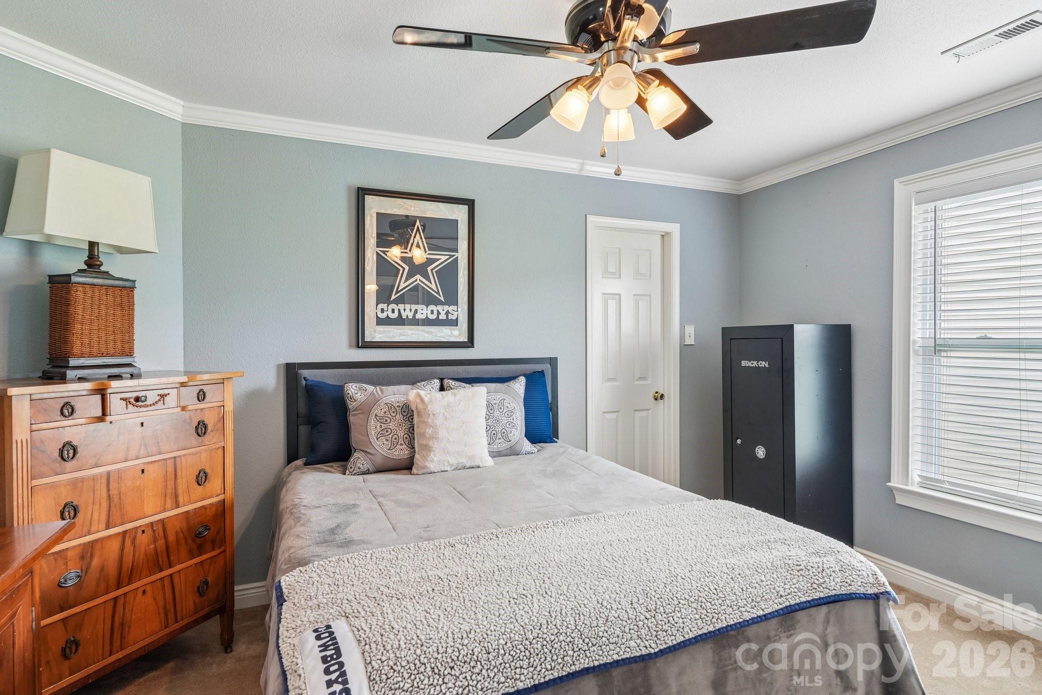 336 Farm Springs Drive Property Photo 32