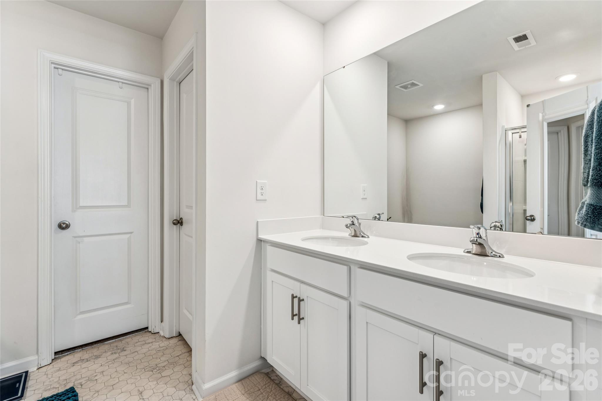 162 Giant Oak Avenue Property Photo 14