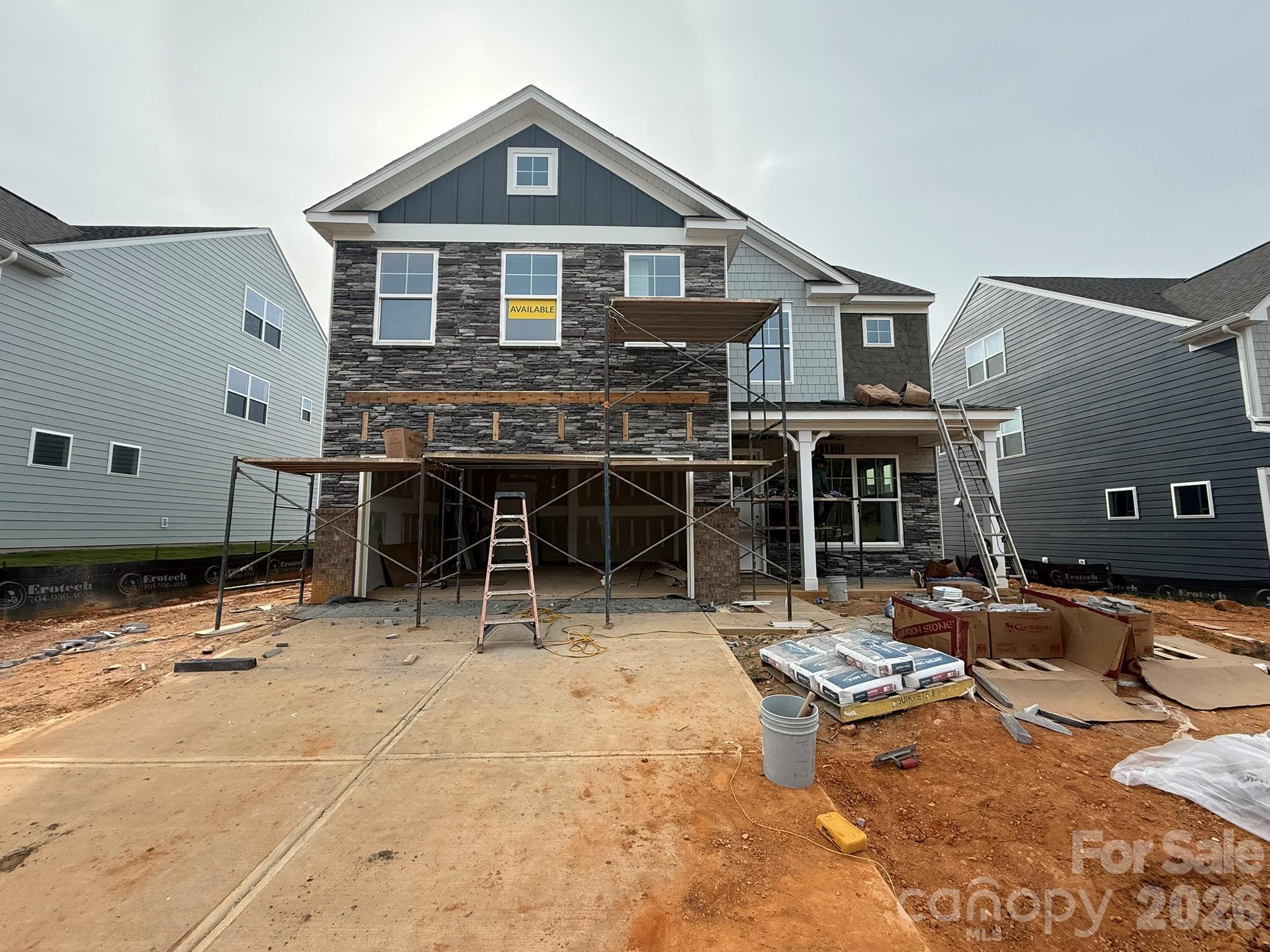 2223 Caravan Lane Property Photo 1