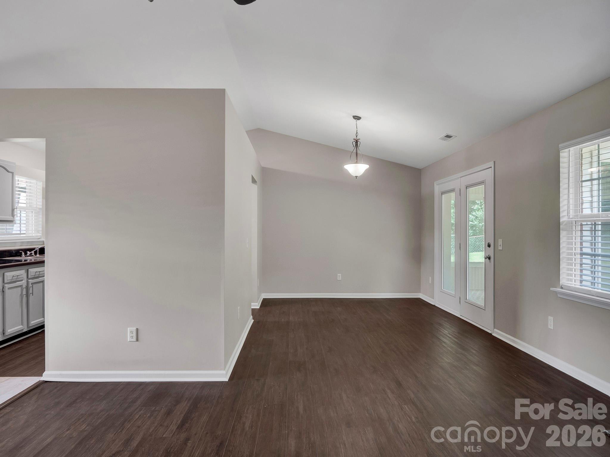 1460 Julius Drive 21 Property Photo 10