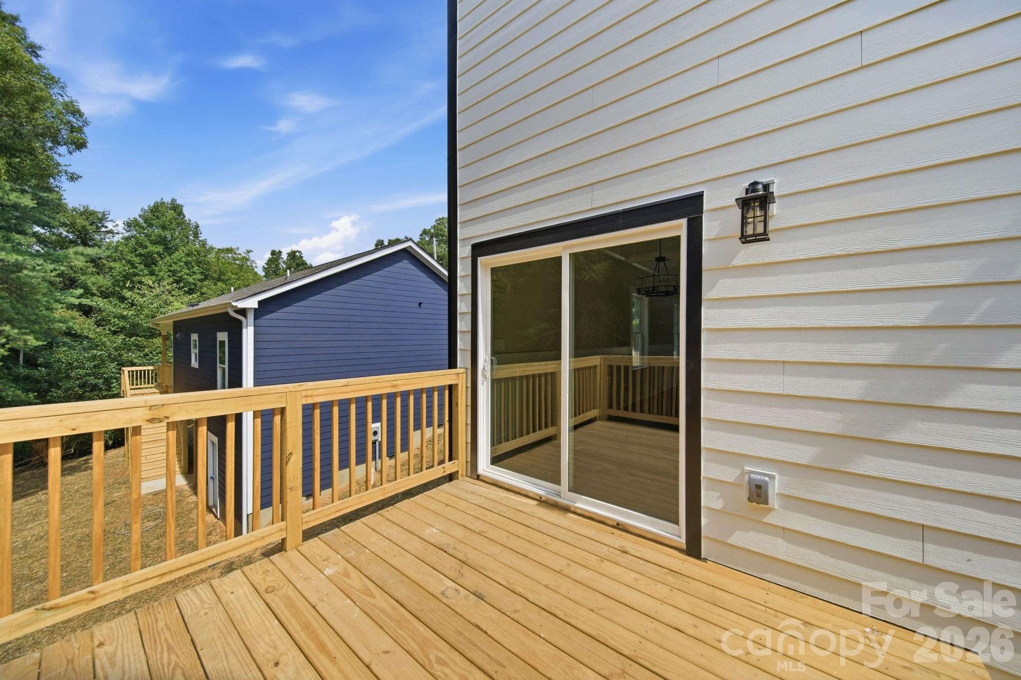 1829 Kingsley Street Property Photo 25