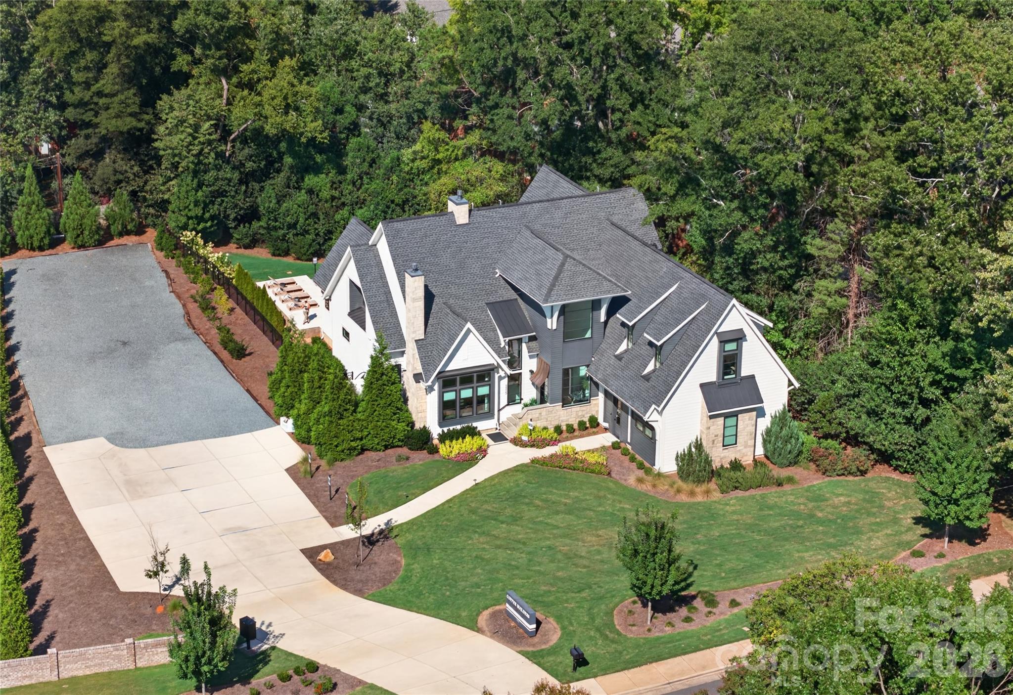 5555 Fairview Road Property Photo 3