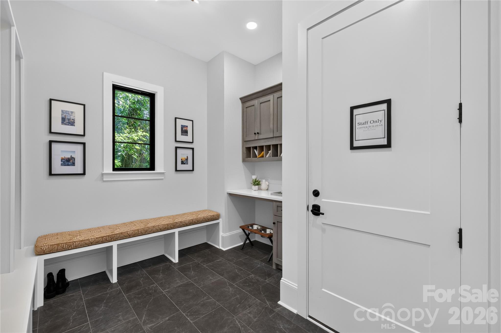 5555 Fairview Road Property Photo 16