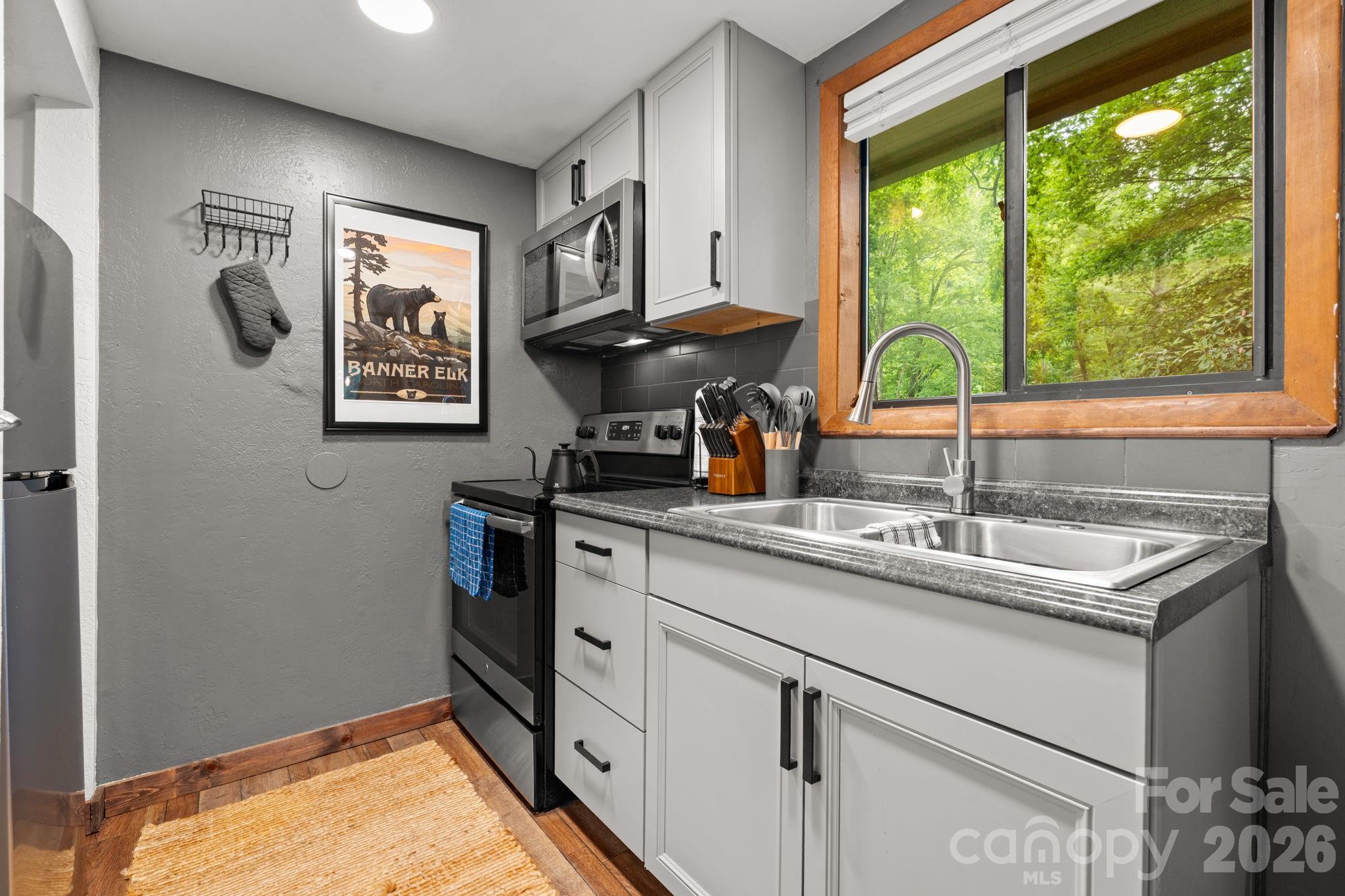 30 Creekside Drive A Property Photo 8