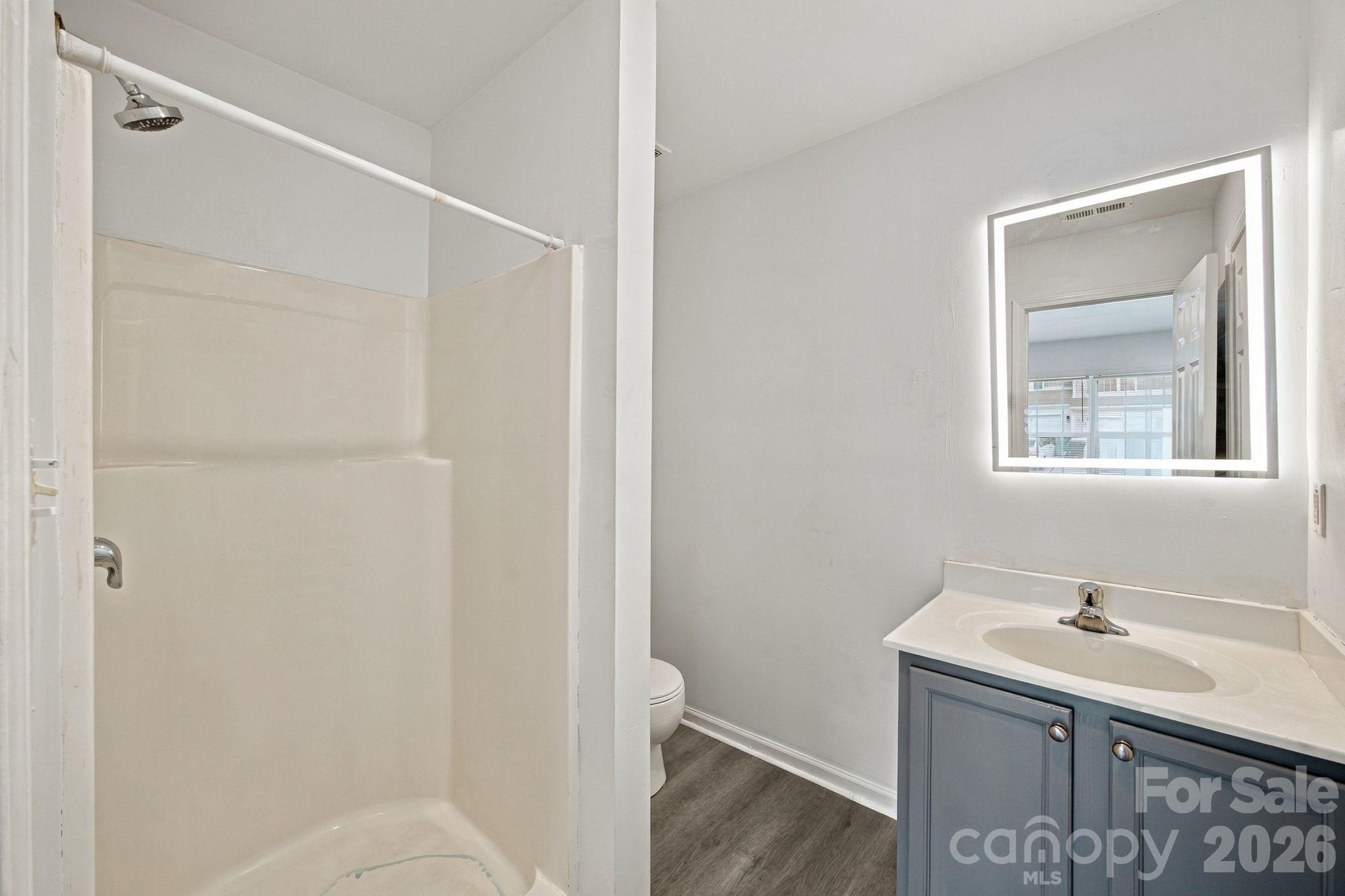 5333 Esther Lane Property Photo 8