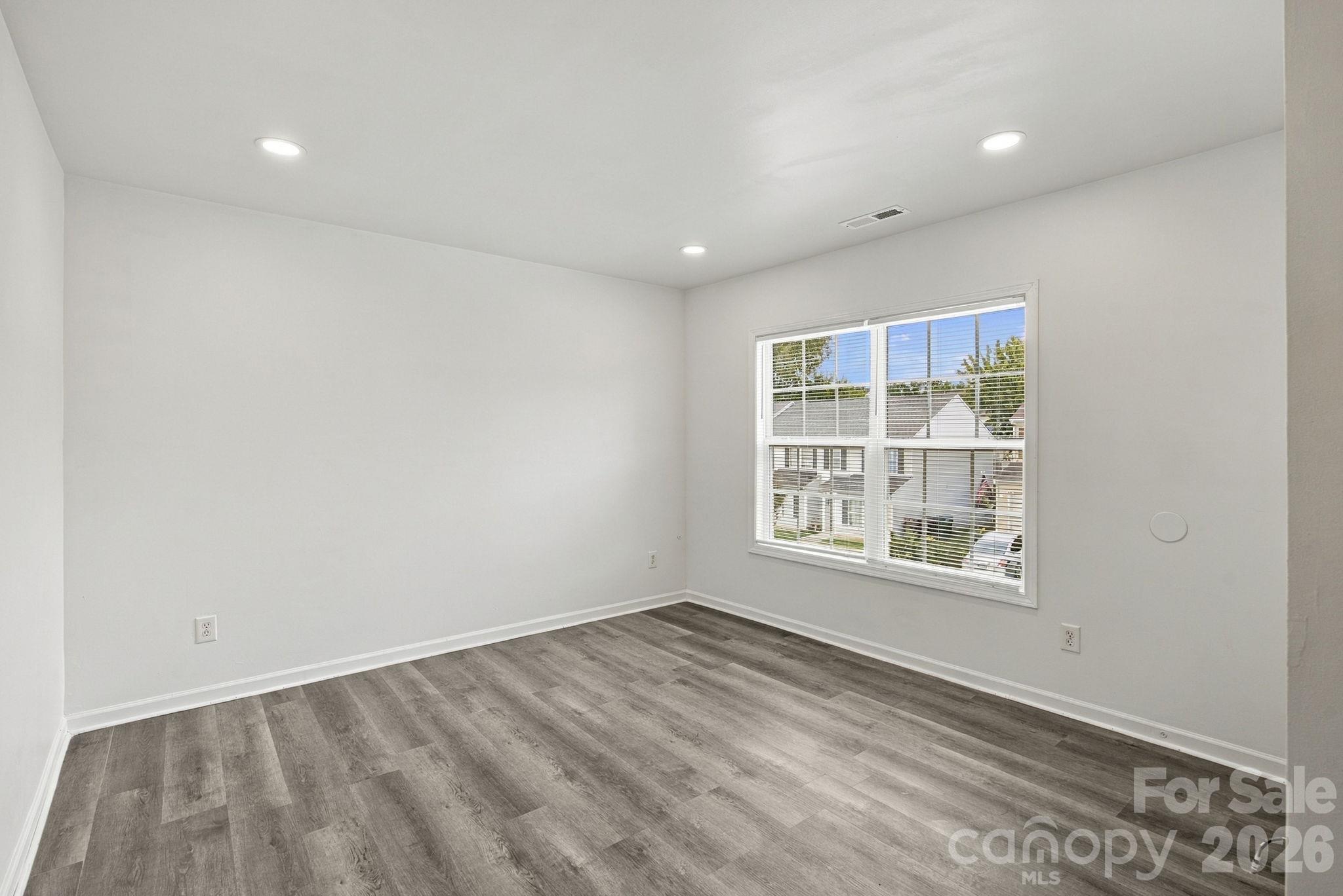 5333 Esther Lane Property Photo 16