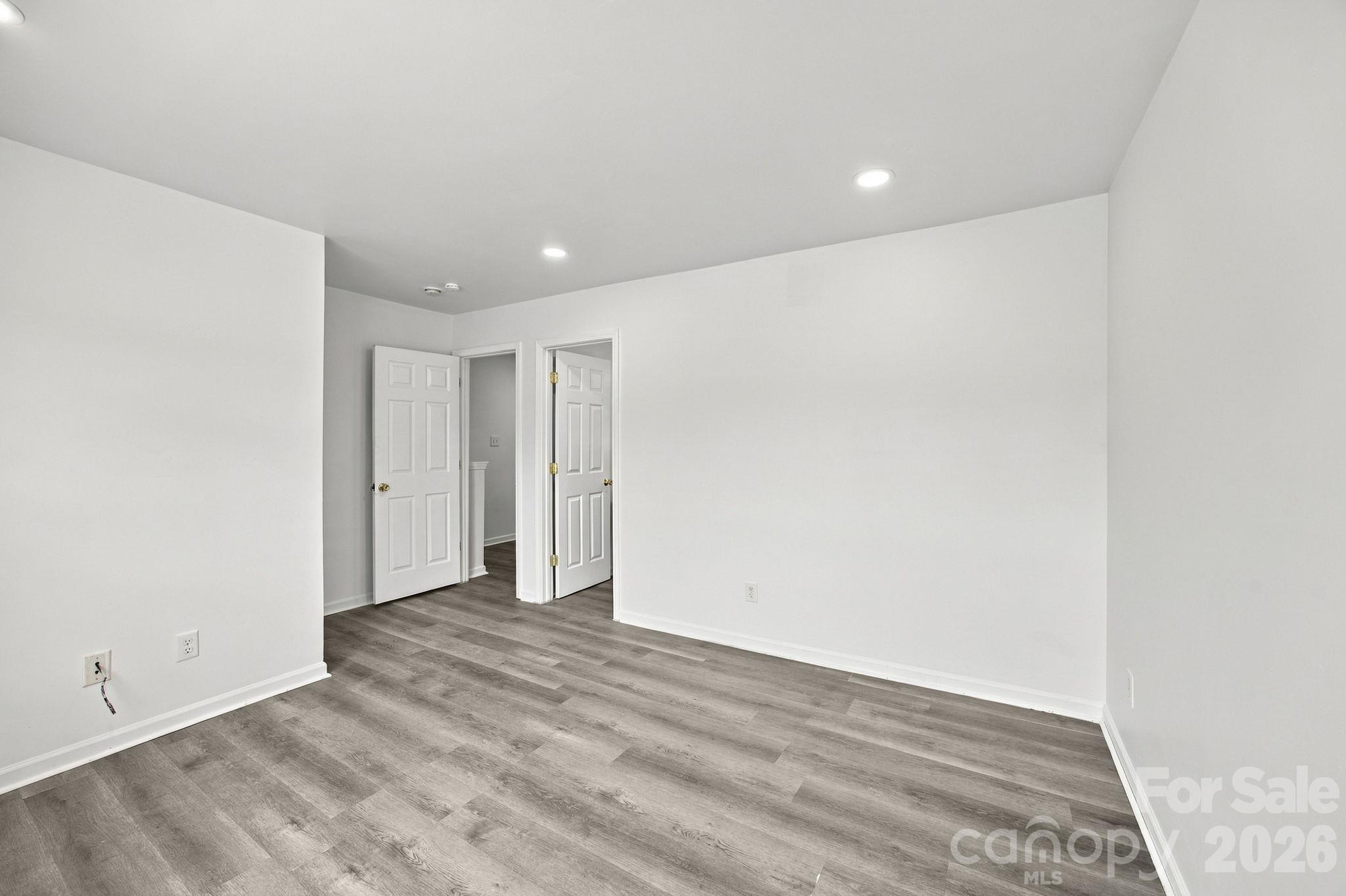 5333 Esther Lane Property Photo 18