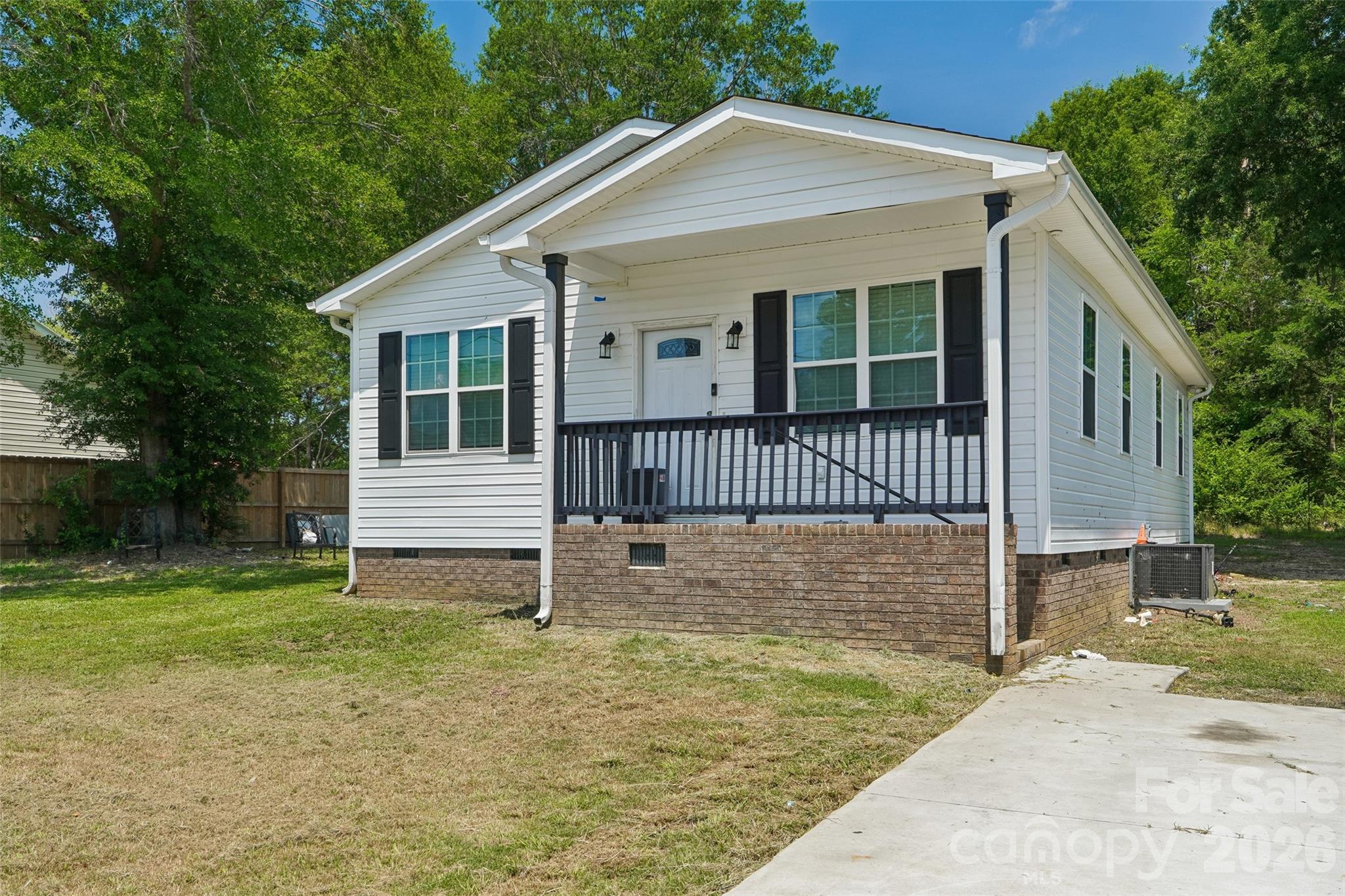 506 BRATTON Street Property Photo 1