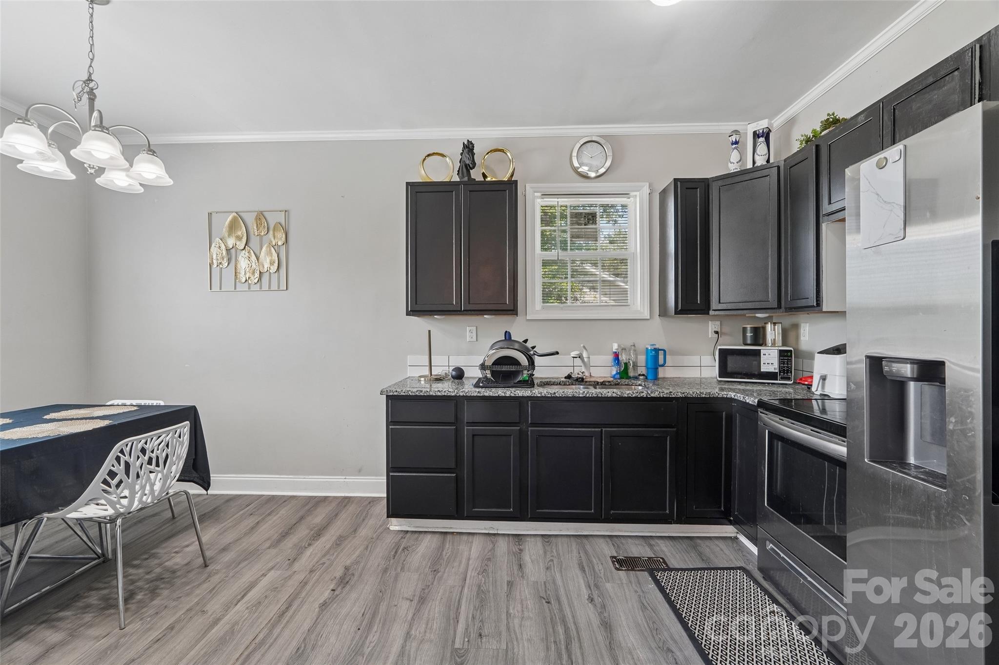 506 Bratton Street Property Photo 9