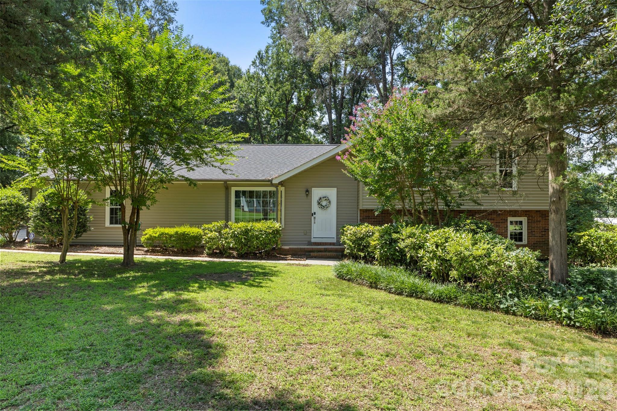 5381 Woodside Drive Property Photo 1