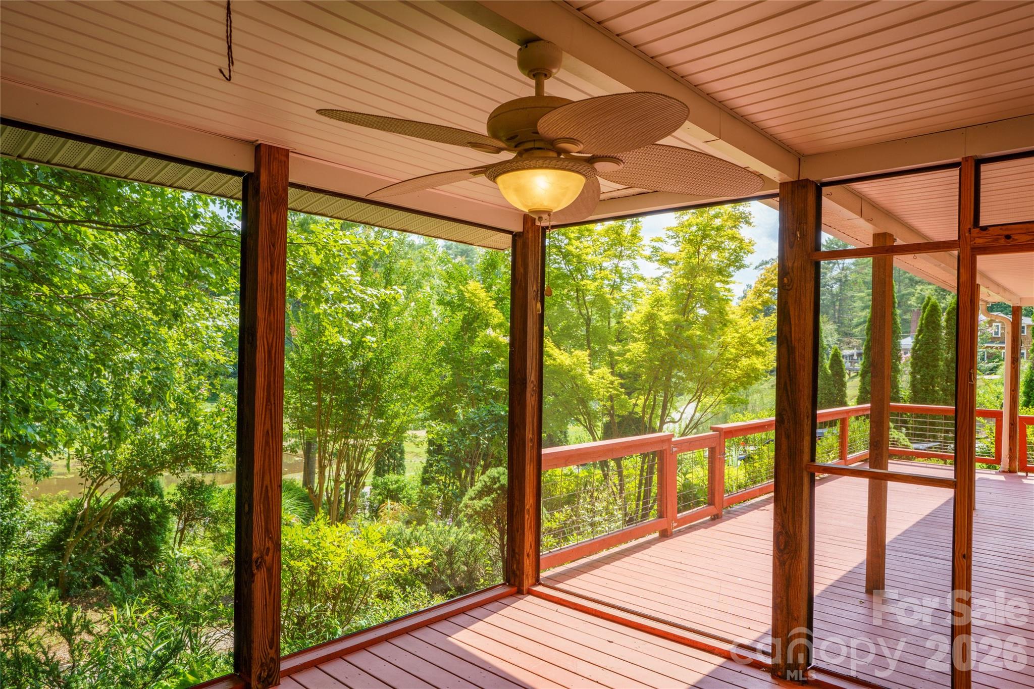 847 N Lakeside Drive Property Photo 3