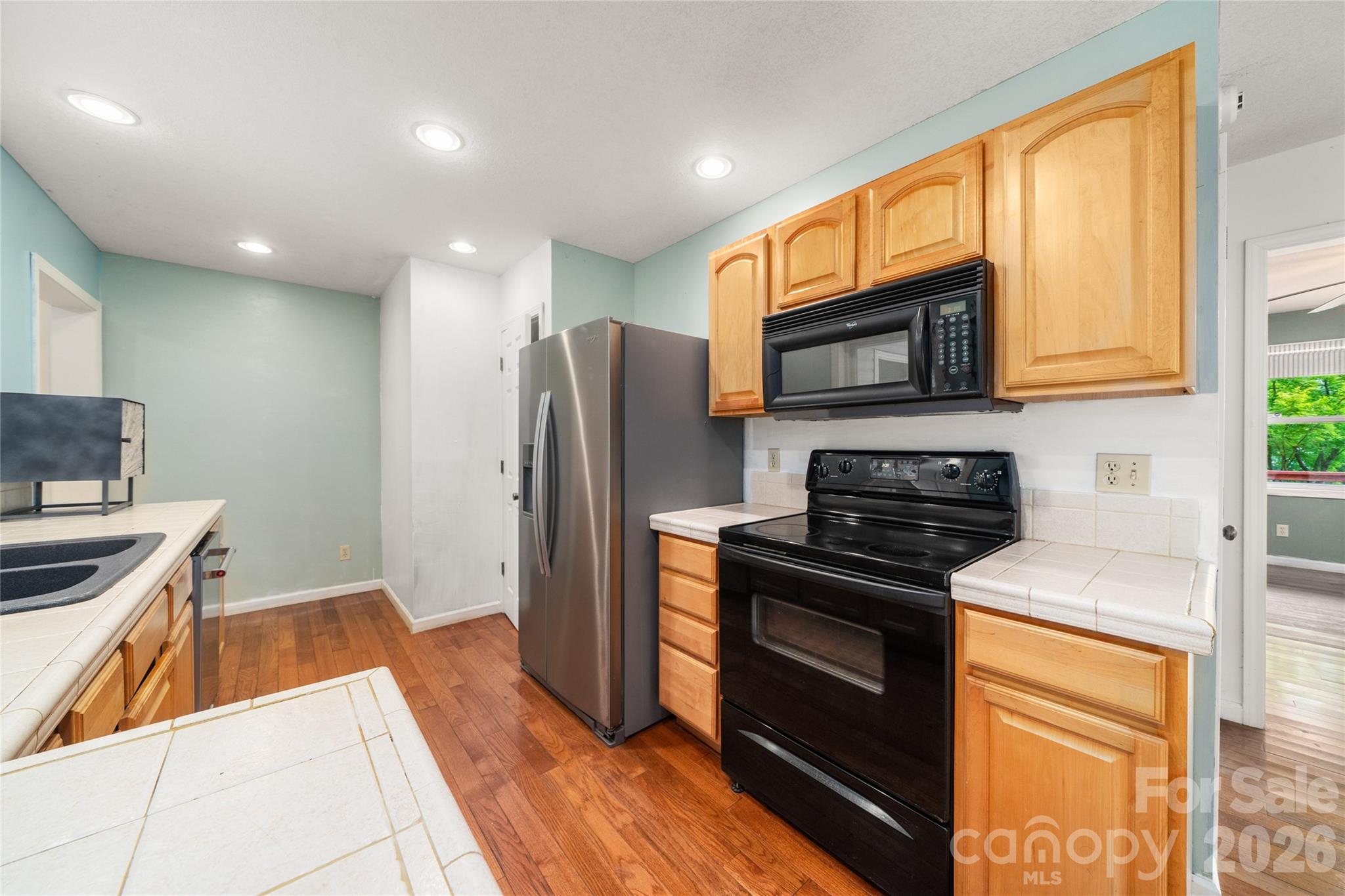 847 N Lakeside Drive Property Photo 10