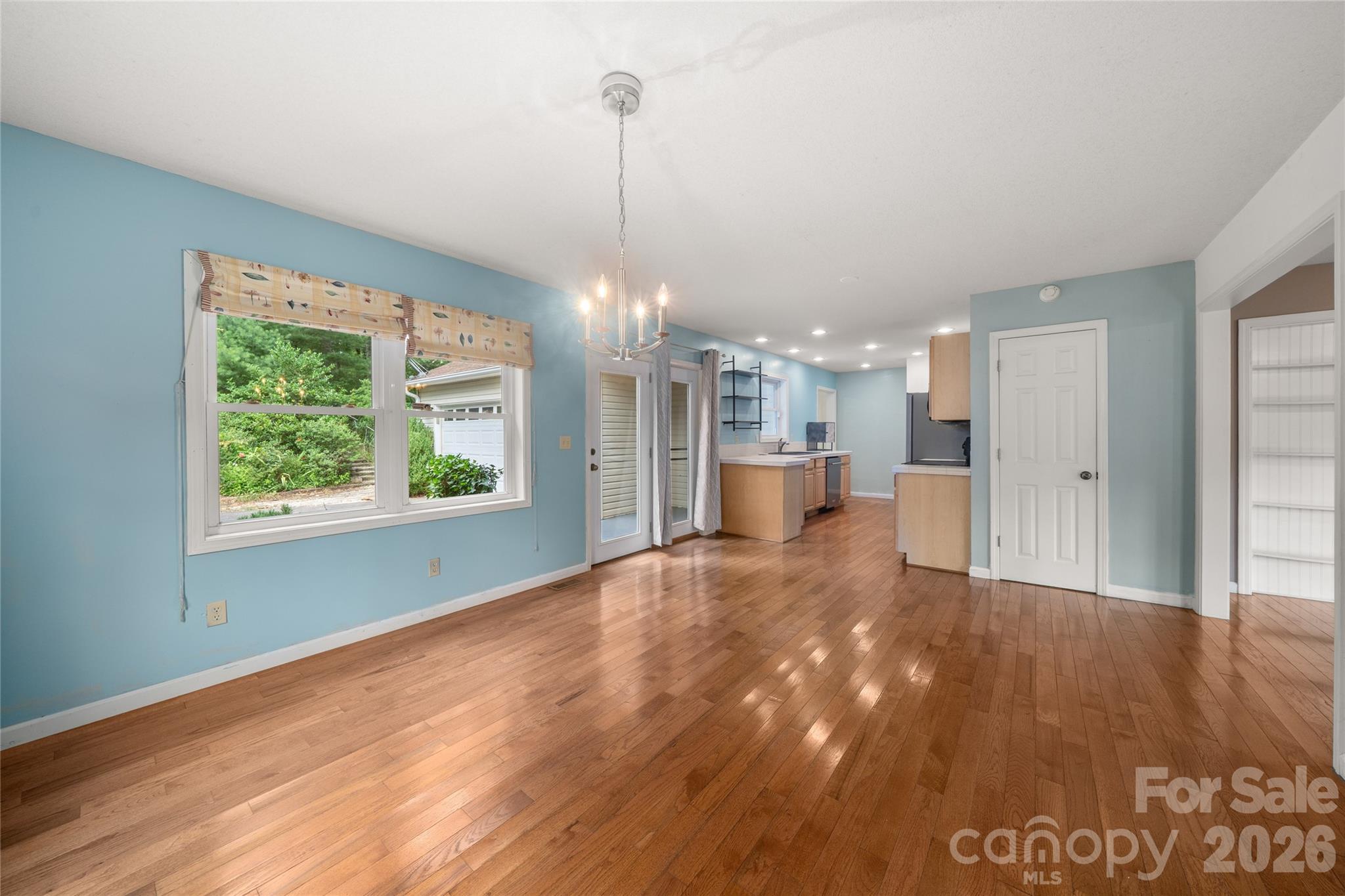 847 N Lakeside Drive Property Photo 11
