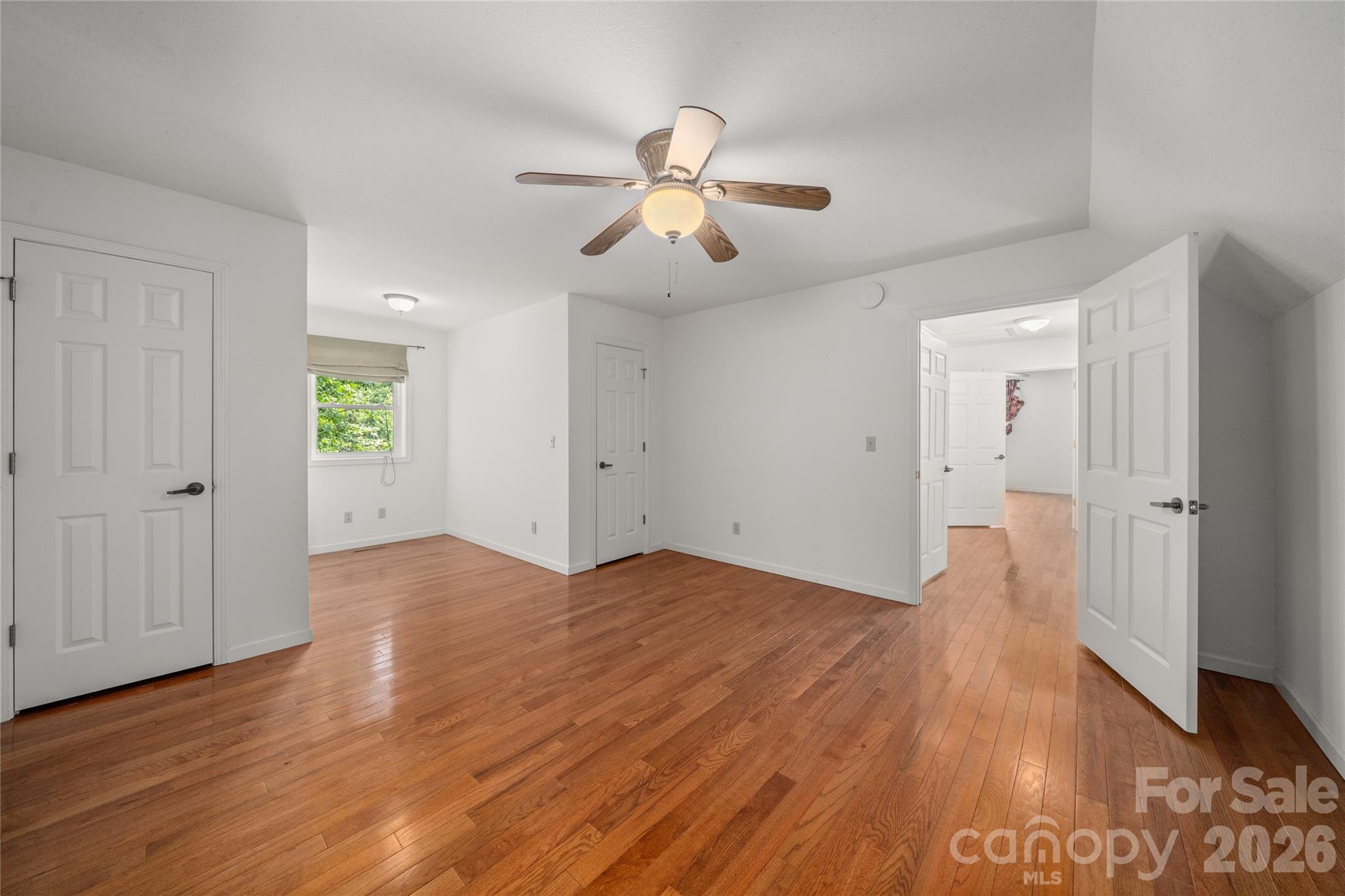 847 N Lakeside Drive Property Photo 14